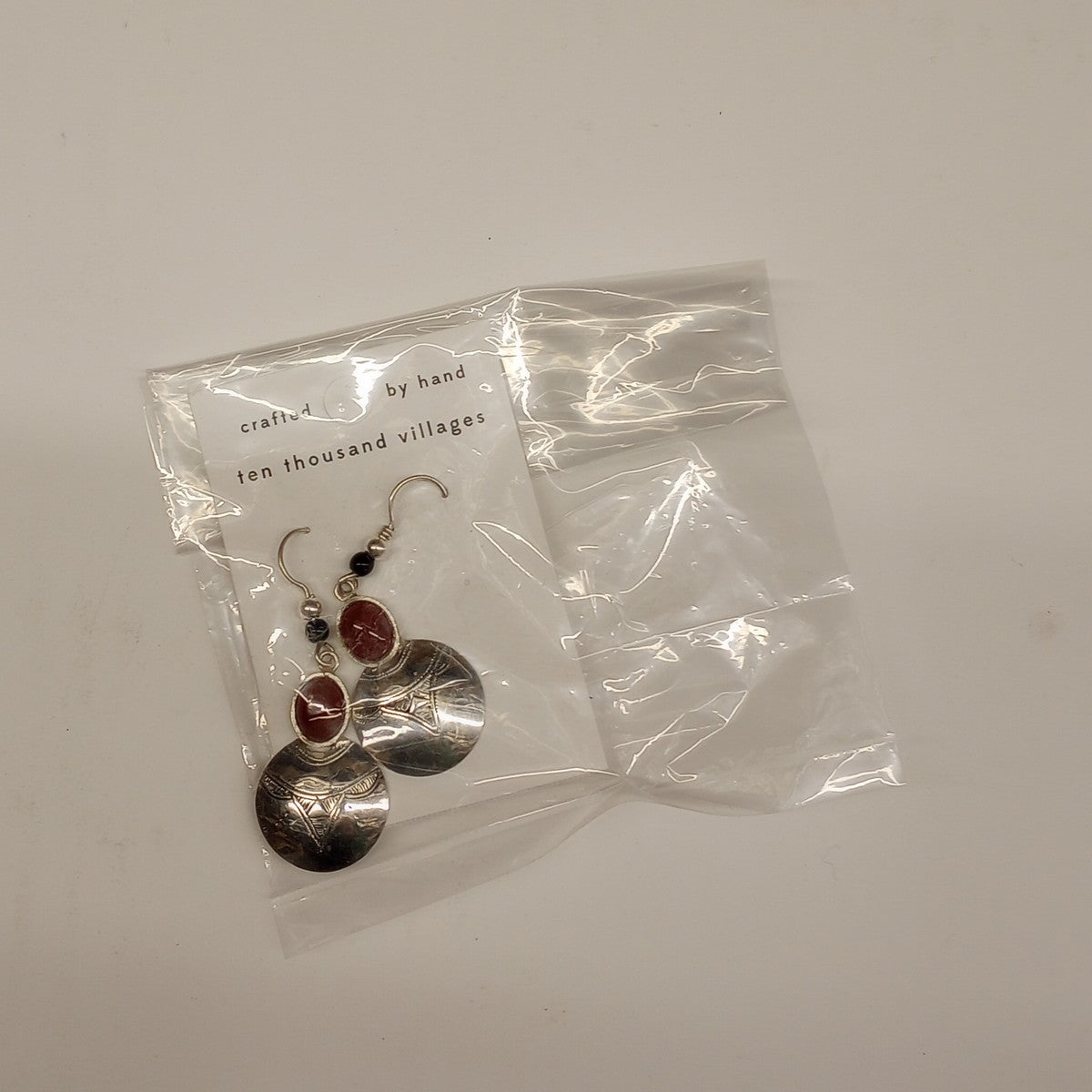 Earrings disc Tuareg silv/agate 2.25L silv/rd/blk