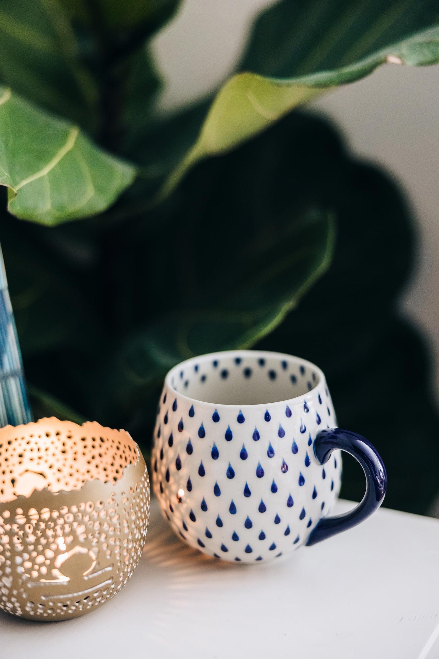 Mug raindrops f/13oz ceramic 4Dx4H white/blue