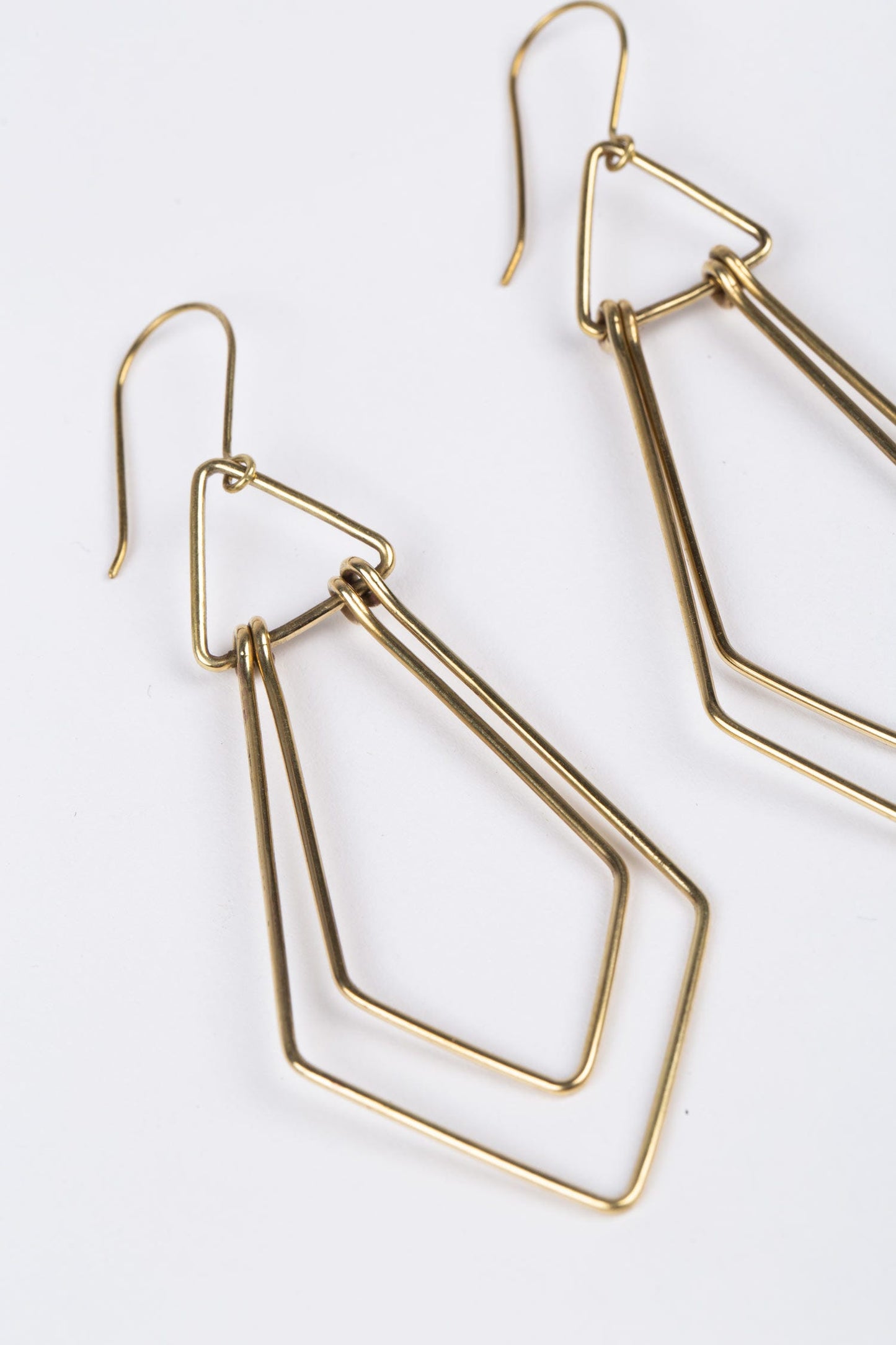 Earrings hinged geo metal 2.5L gold color