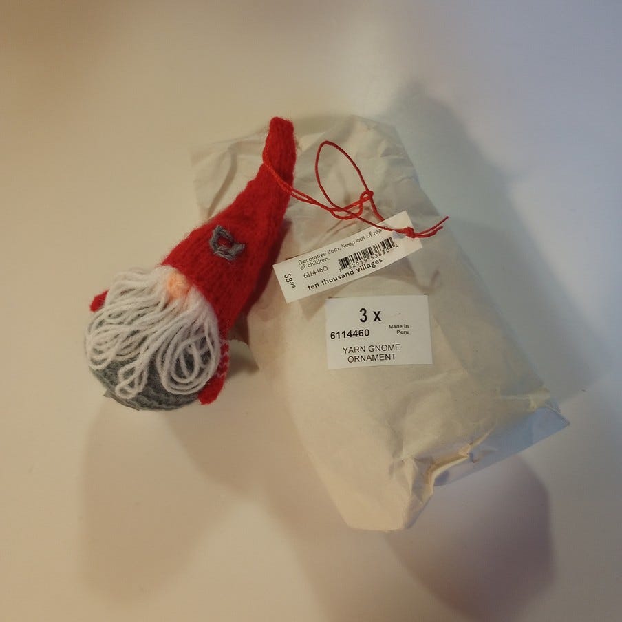 Ornament gnome w/hat M/3 yarn 5H red/gray
