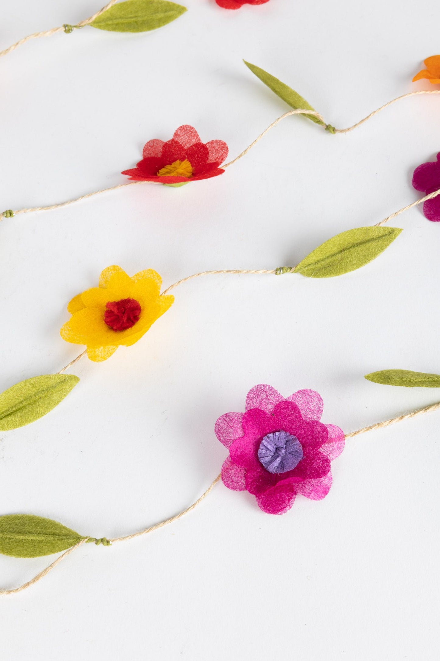 Garland 3D flowers silk paper 2Dx12ft multi/bright