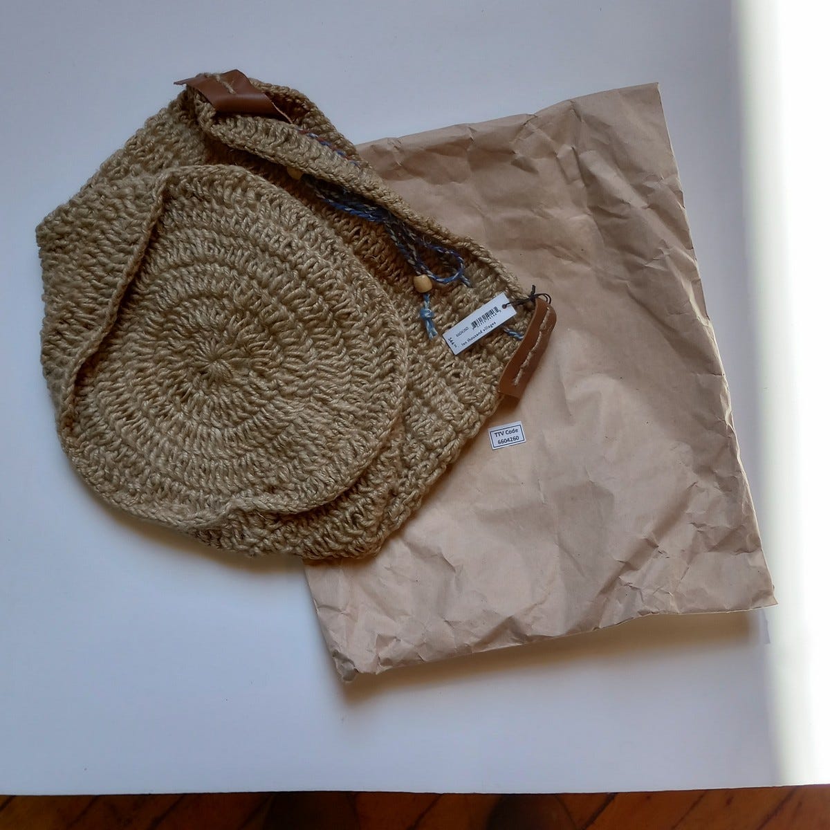 Bag bucket crochet jute/lthr 8Dx10.5H nat/brn/asst