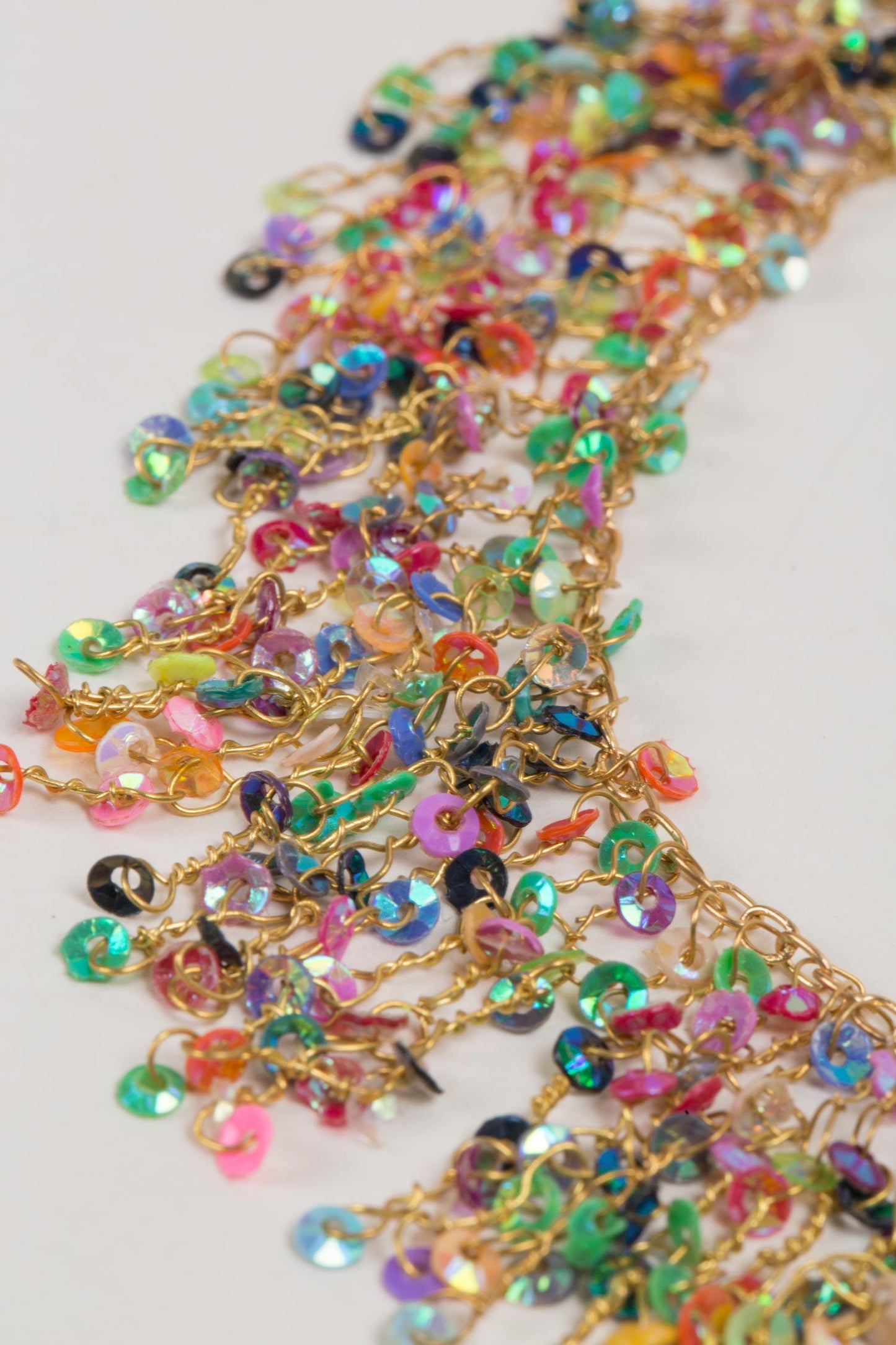 Necklace fringy sequins 16L multi
