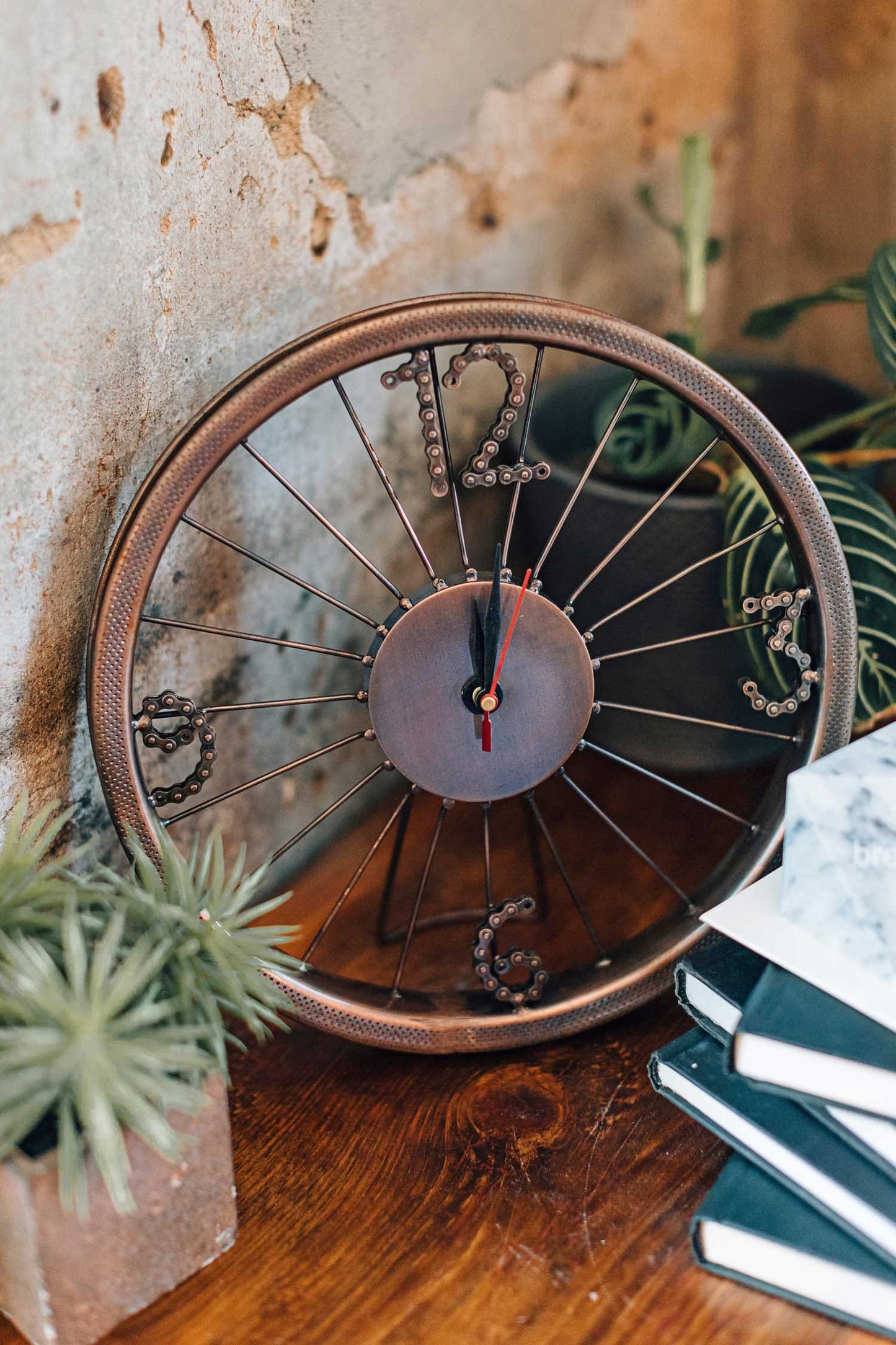 Clock bike wheel/chain 11D brown