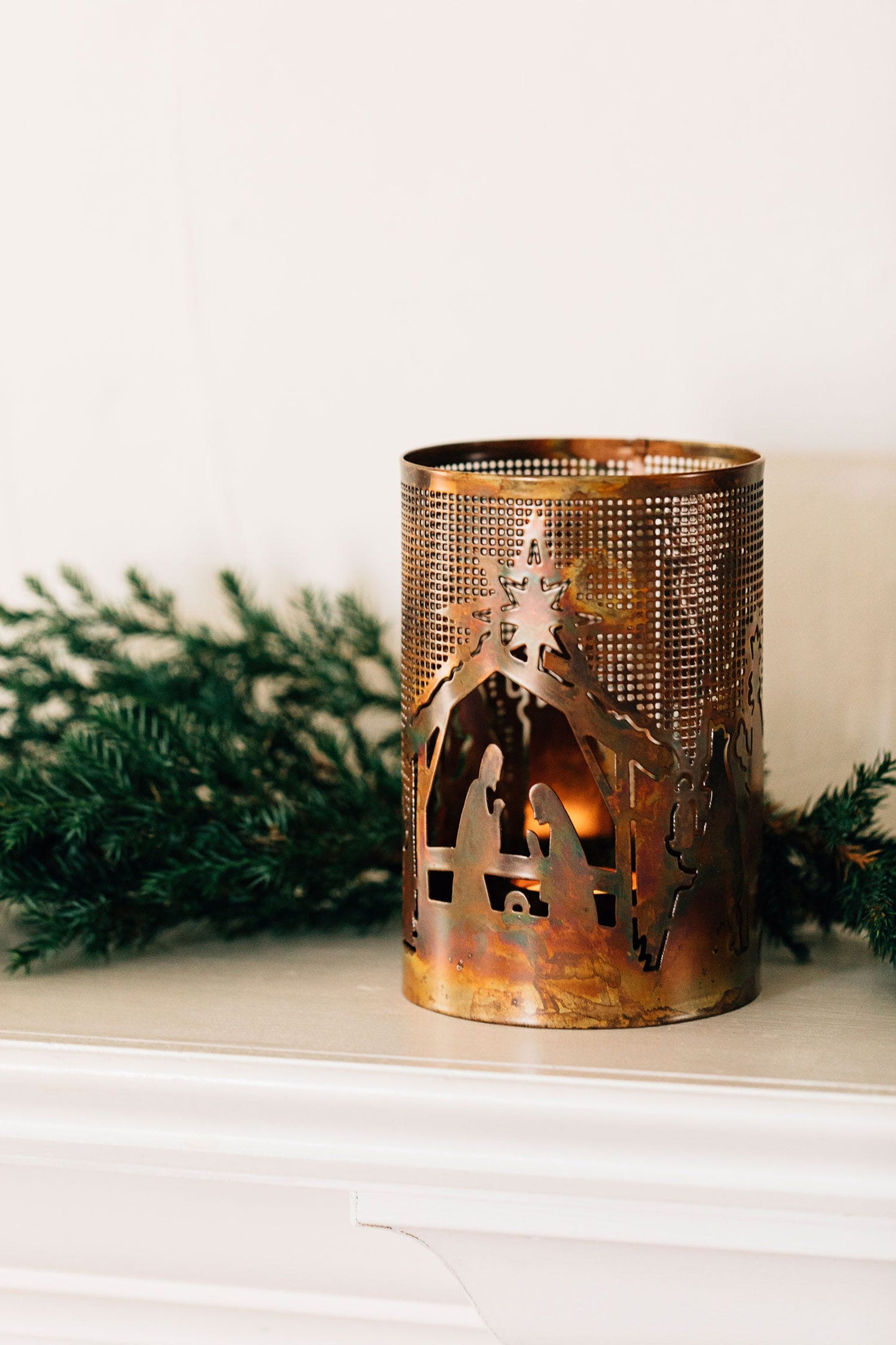 Nativity candleholder metal 4Dx6H rust