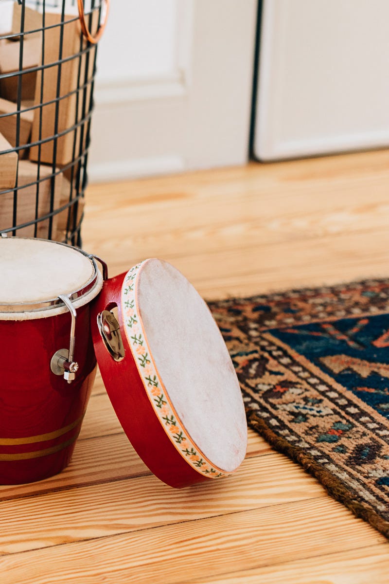 Tambourine wood/leather/metal 7Dx2H red/nat/asst