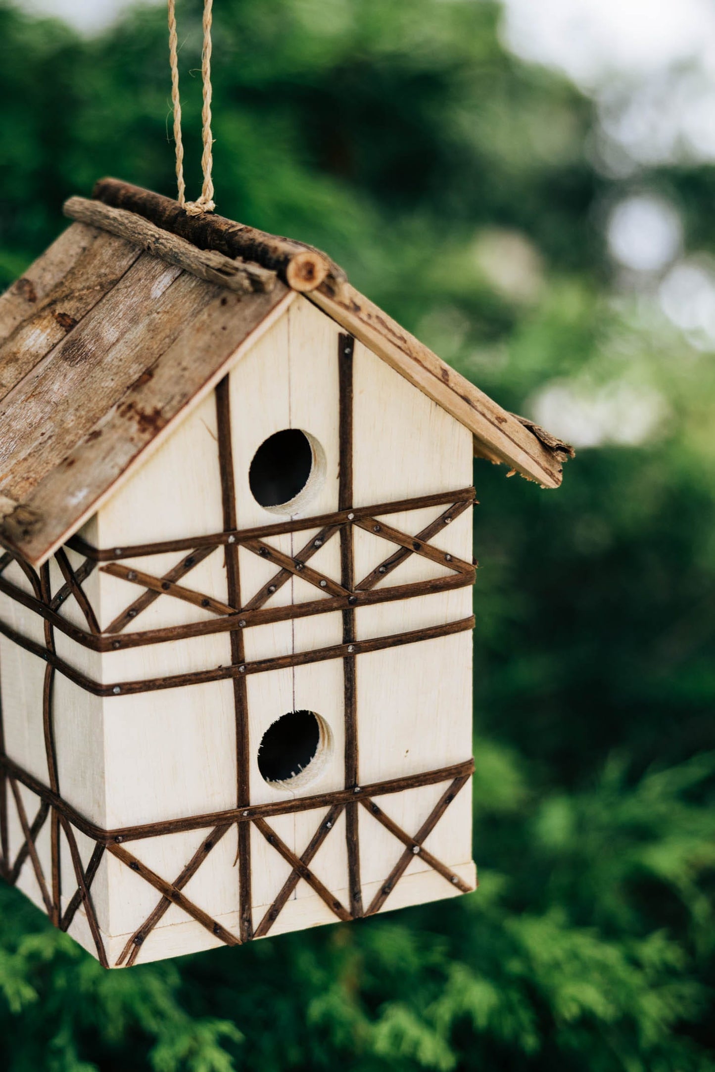 Birdhouse 2 holes Tudor wood 8.5Lx6Wx10H brn/nat