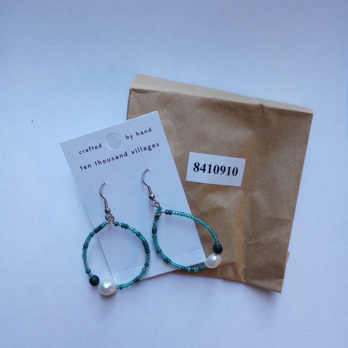 Earrings hoop sm bds asymmetric pearl 1.5D grn/wht