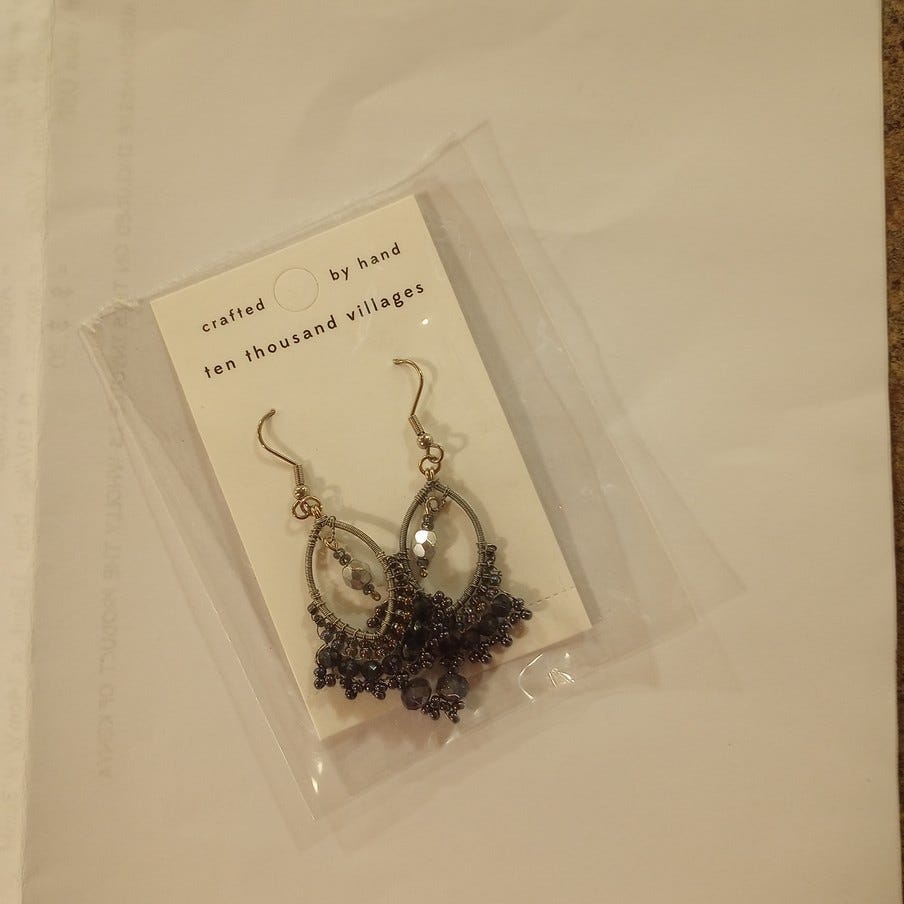 Earrings fringed oval swing wr/glss 2.5L gray/silv