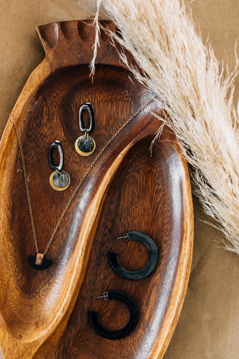 Earrings post open link/disc horn/br 1.75L blk/gld