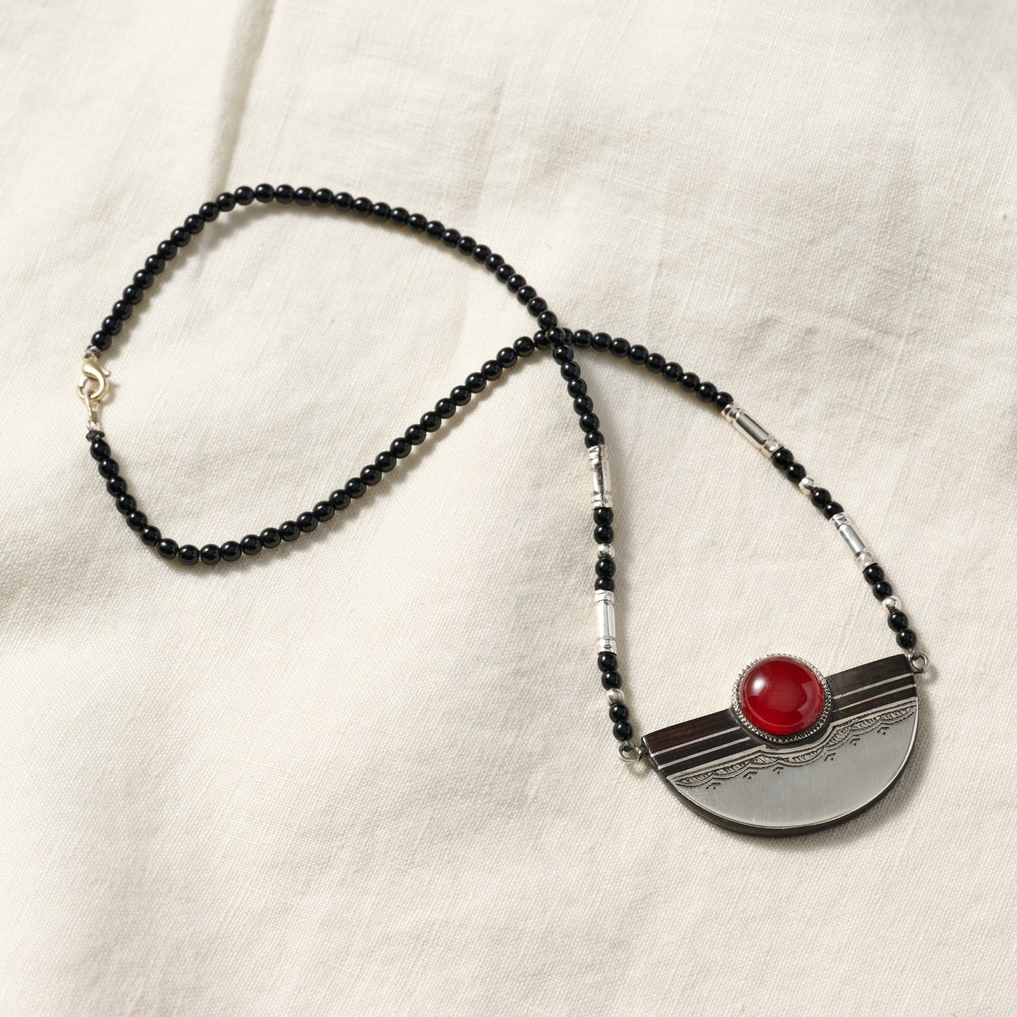 Necklace Tuareg silv/agate/ebony 20L blk/rd/silv