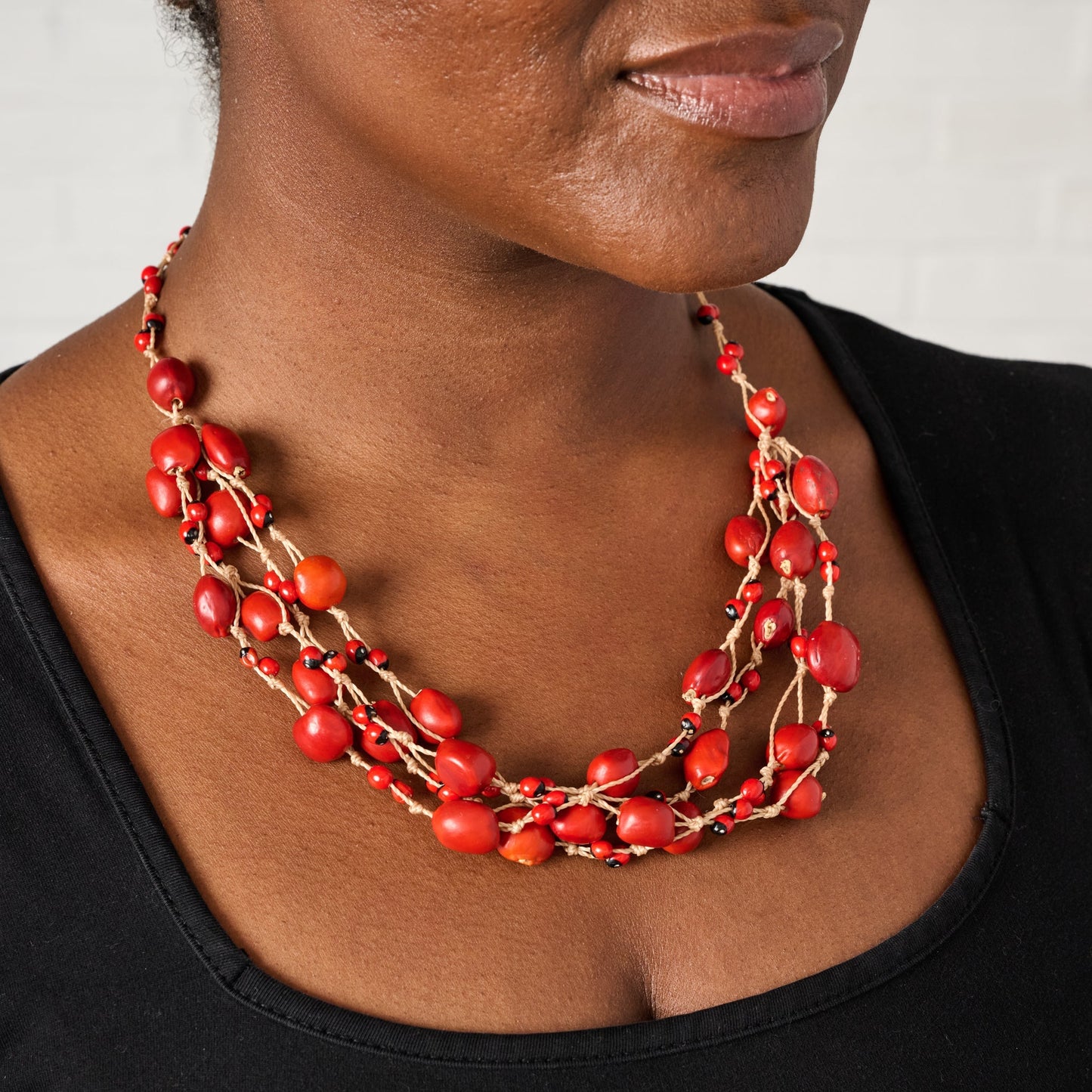 Necklace multistrand seeds/cord adj red/brown