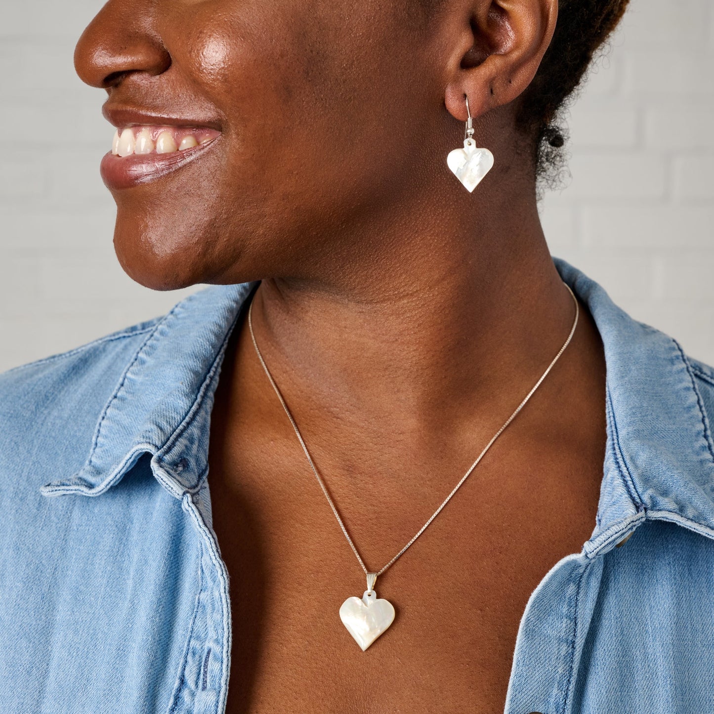 Earrings heart MOP 1.5L white/silver