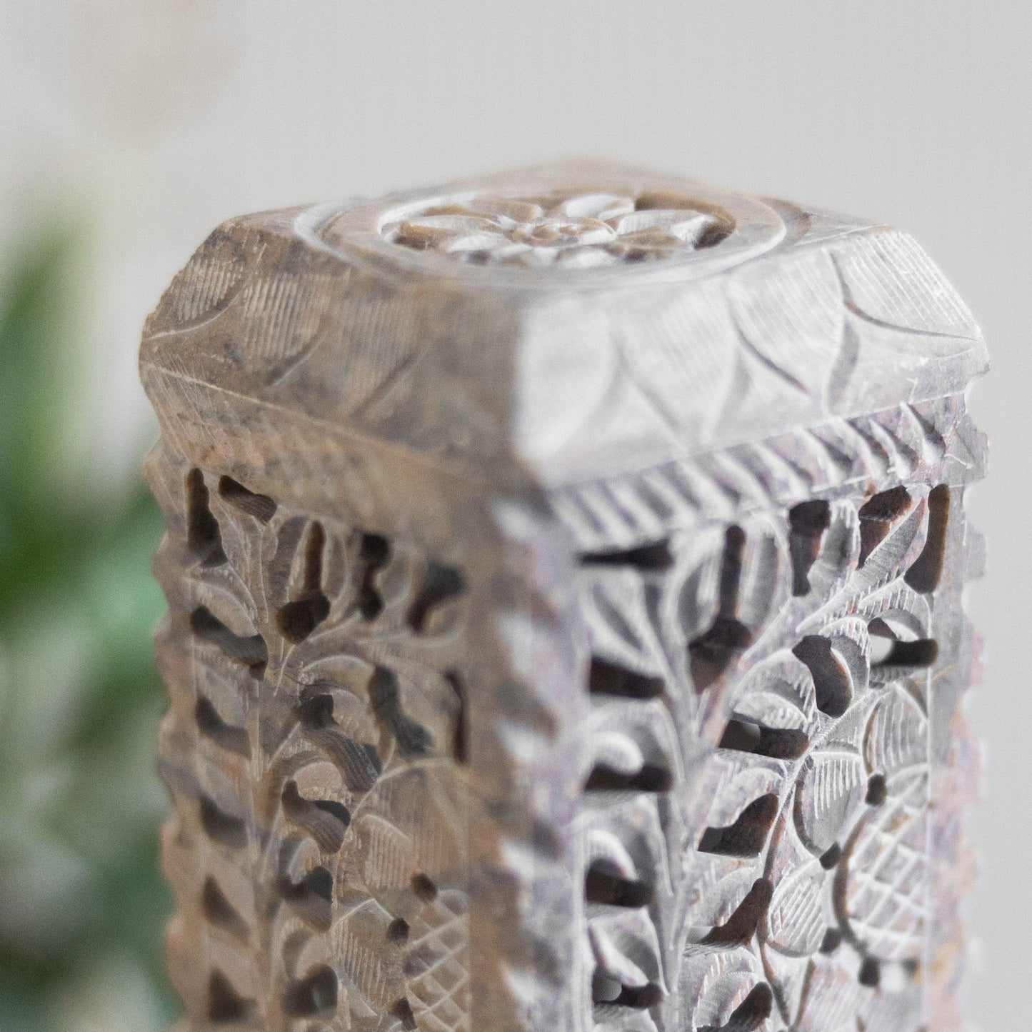 Incense holder tower gorara stone 3sqx10.5H nat