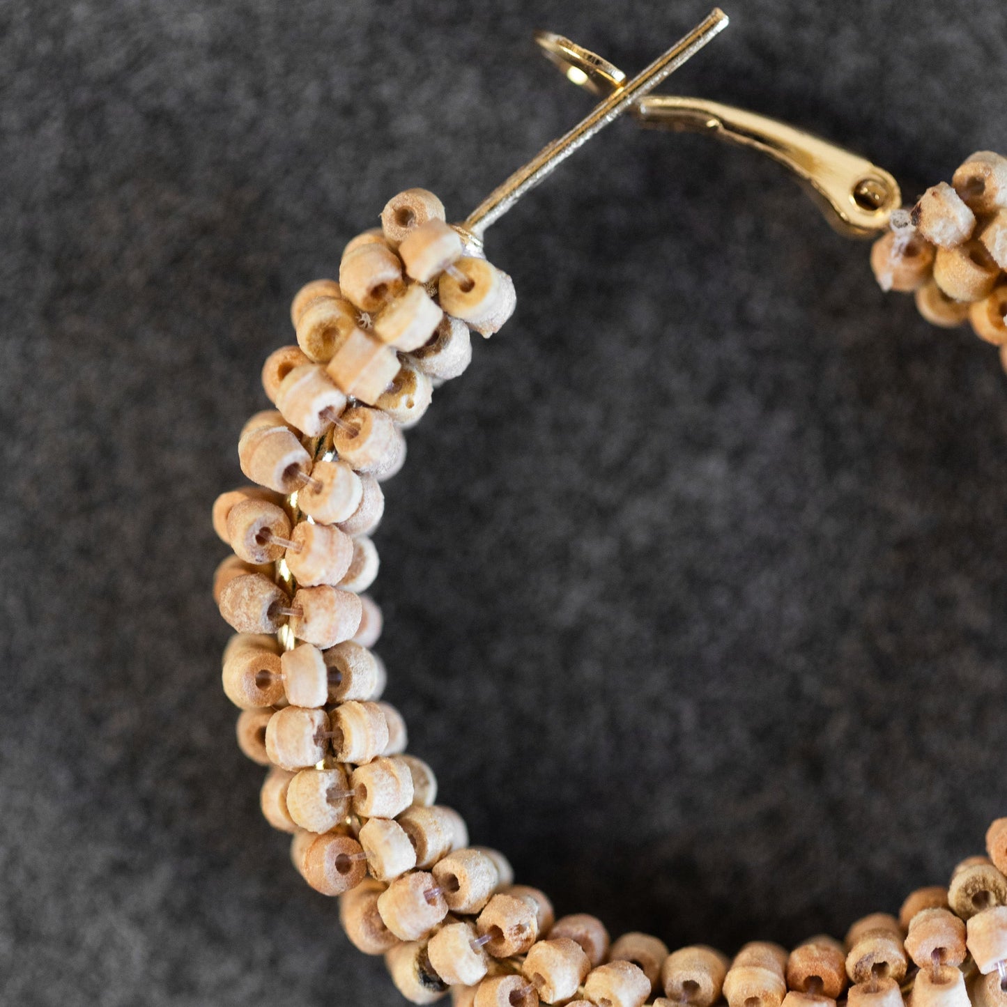 Earrings hoop w/micro bead wood/brass 1.5D br/brn