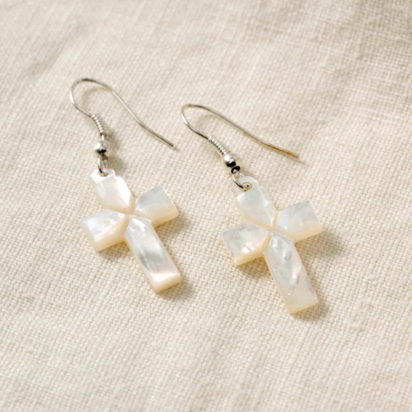Earrings cross MOP 1.5L white/silver