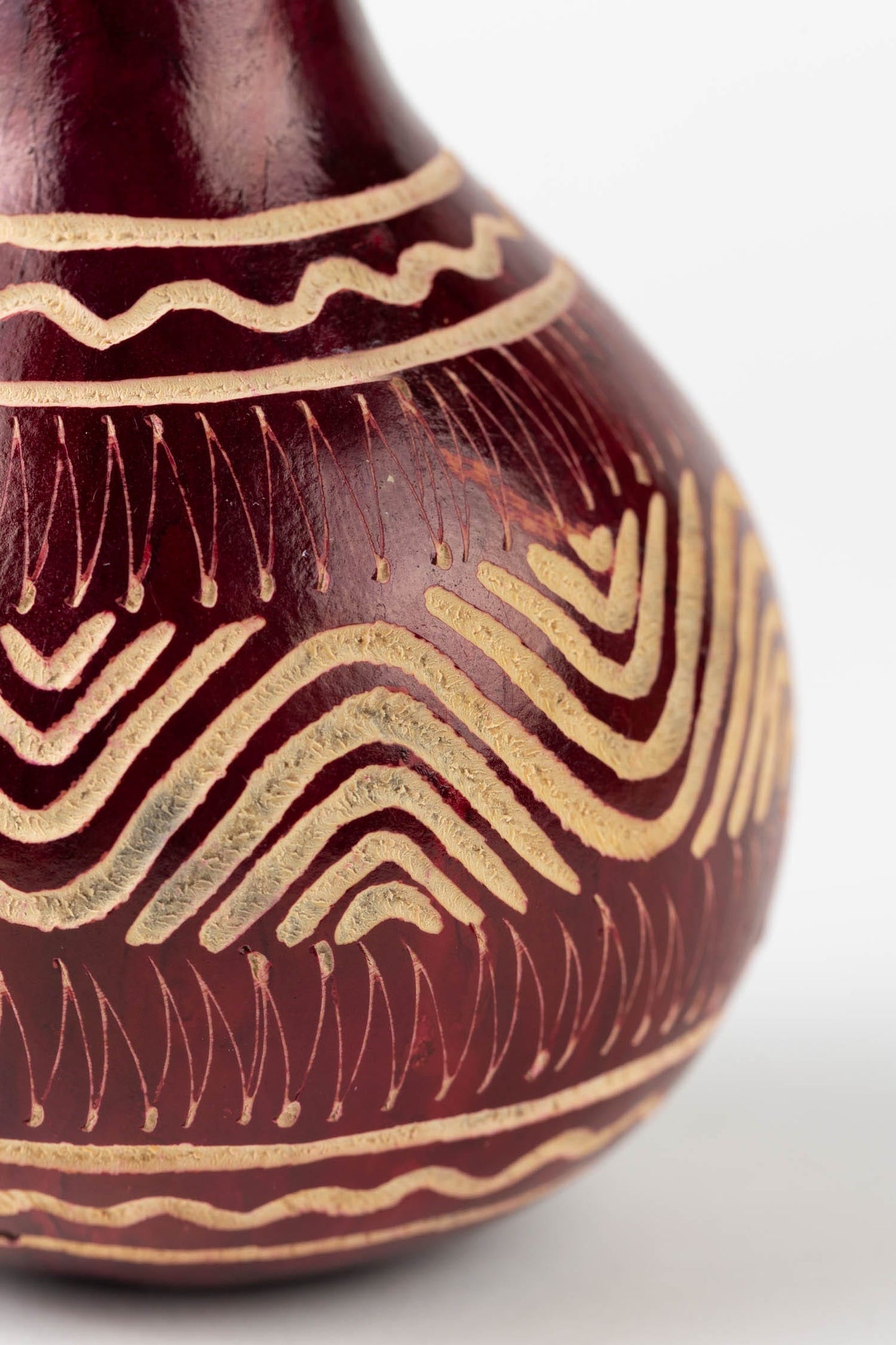 Shaker etched gourd/pebbles assorted sizes red/nat