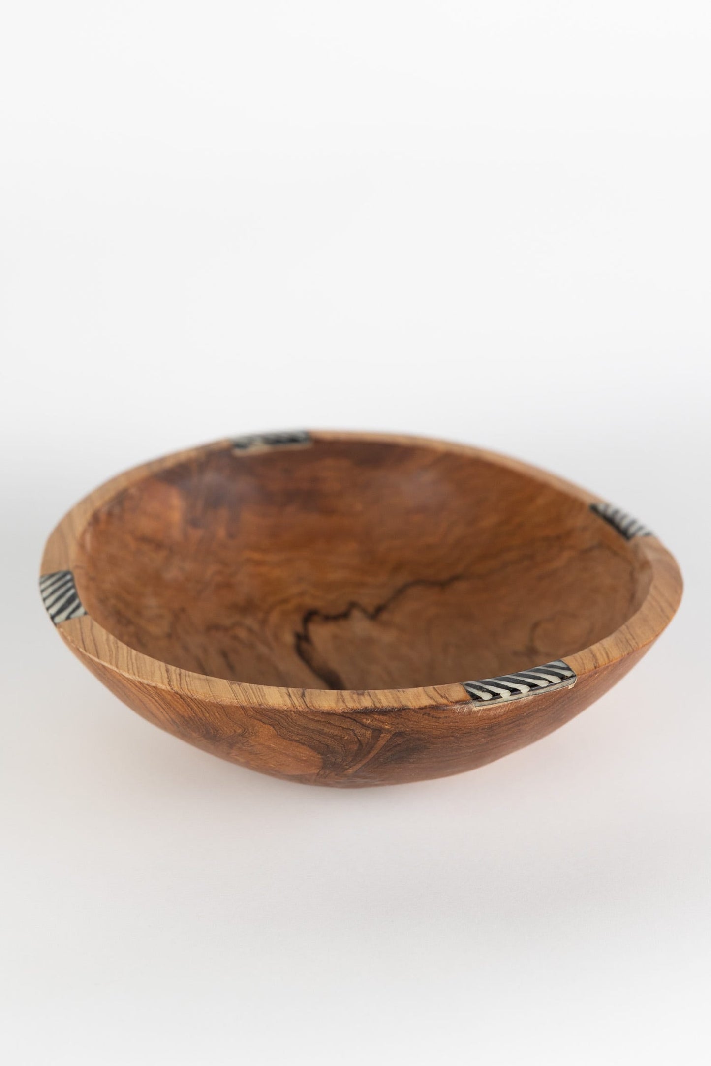 Bowl L bone inlay olive wood 12Dx3.25H brn/blk/wht