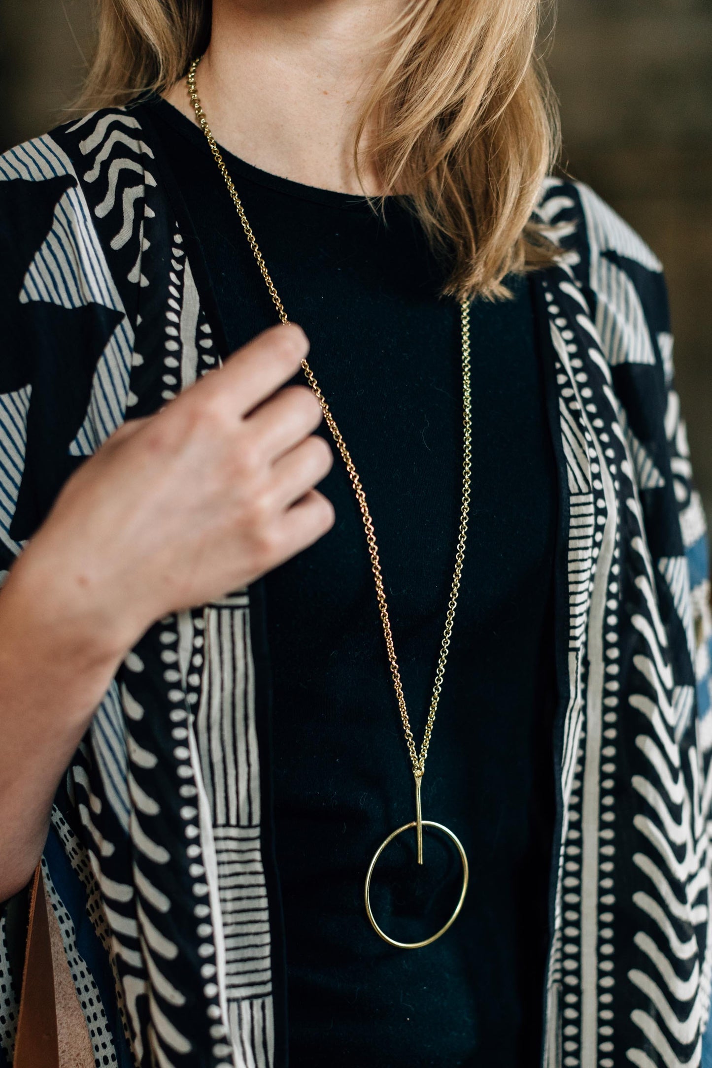 Necklace circle/bar pend metal 2.5D/32L brass