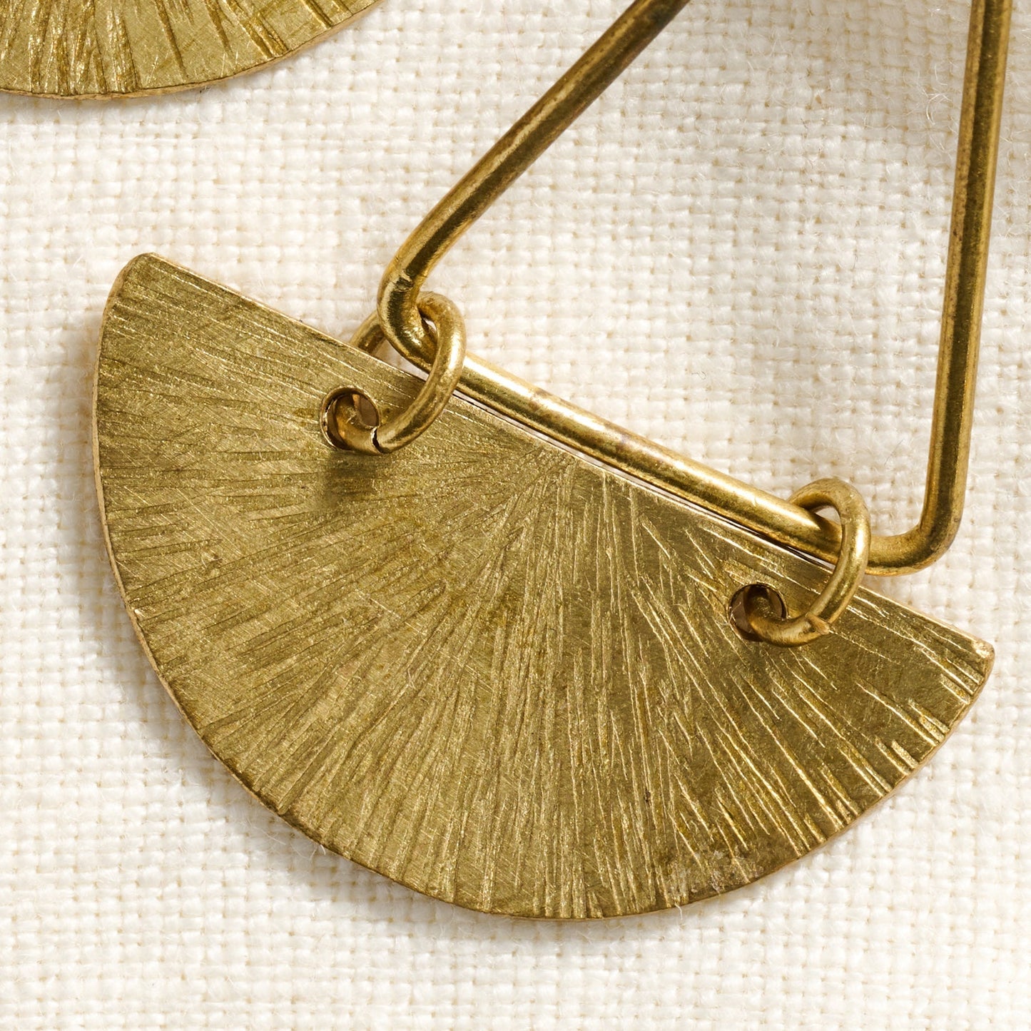 Earrings post triangle/semicircle brass 1.5L brass