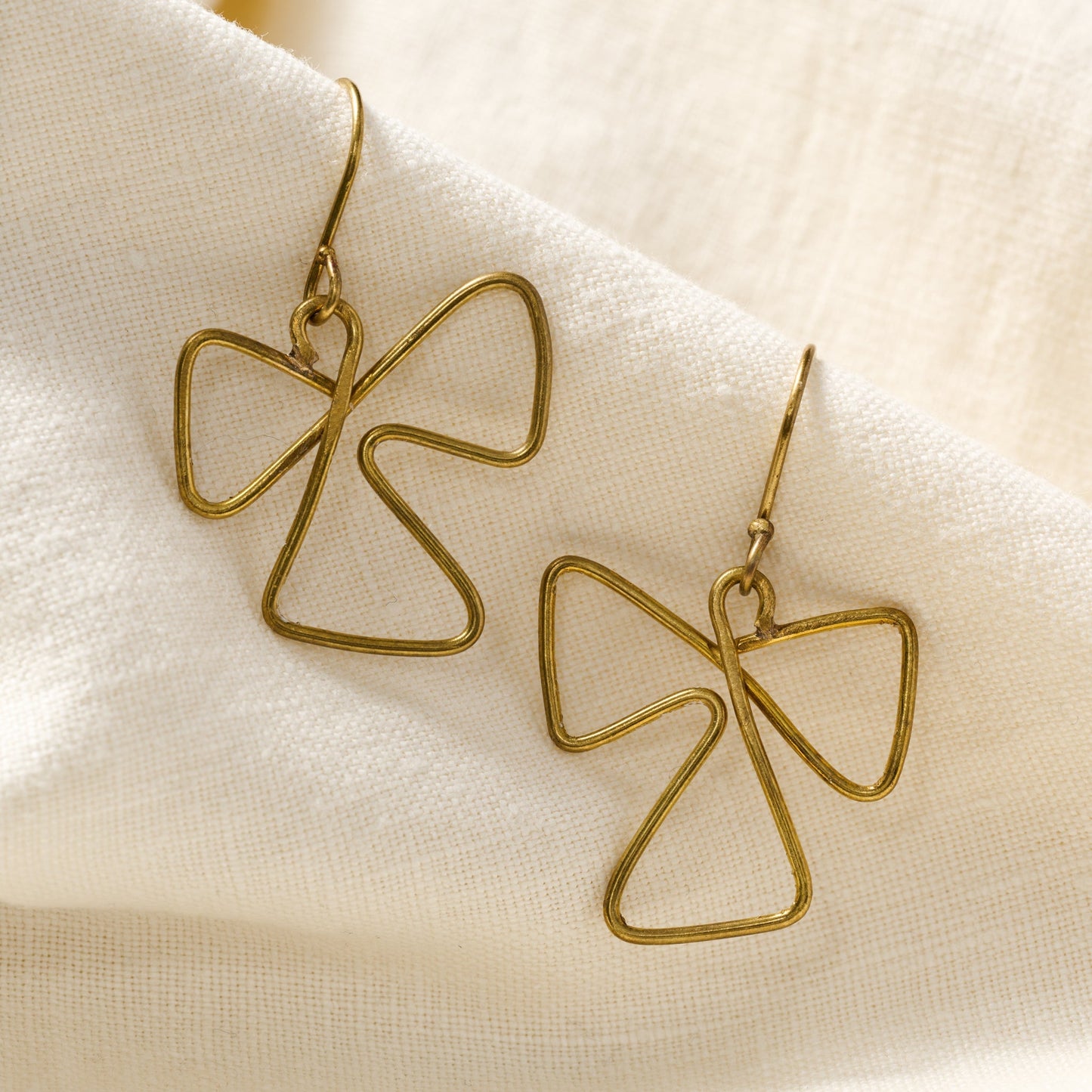 Earrings dangle abstract/twisted brass 1.5L brass