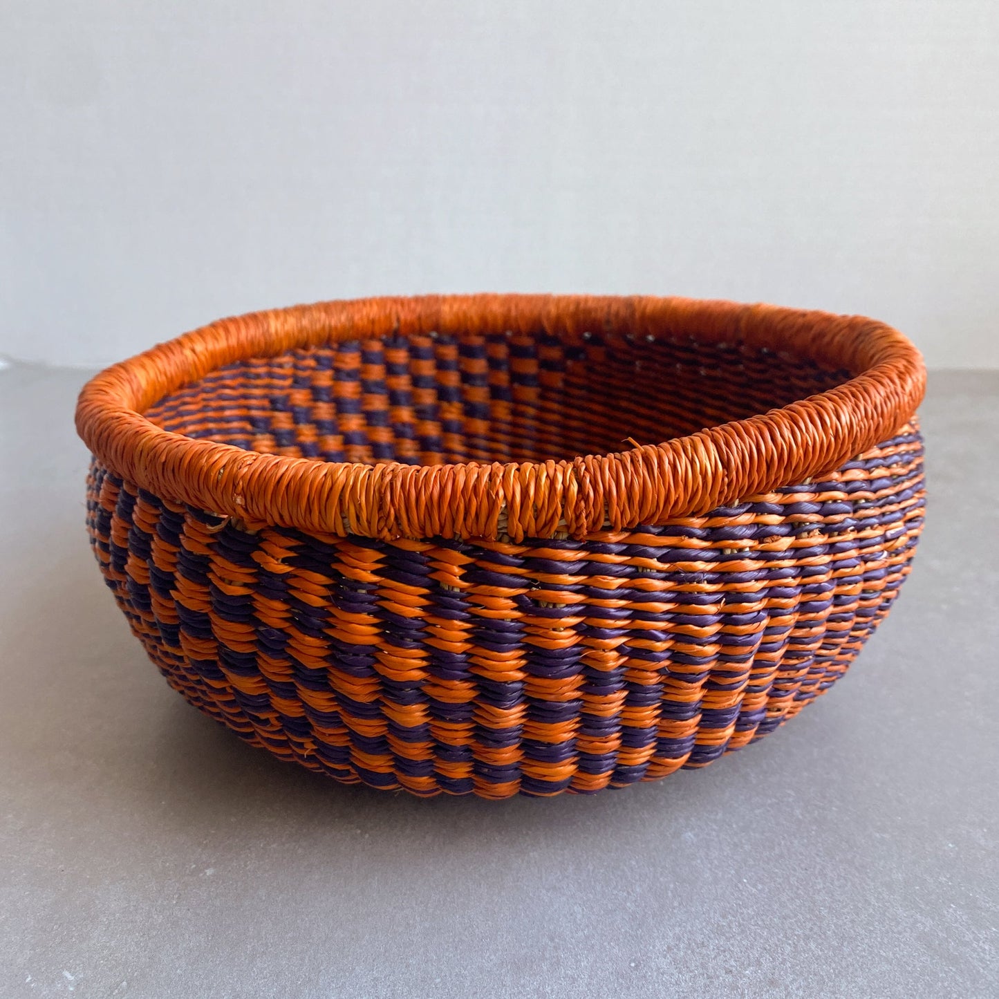 Basket woven grasses 8Dx3H assorted designs/colors