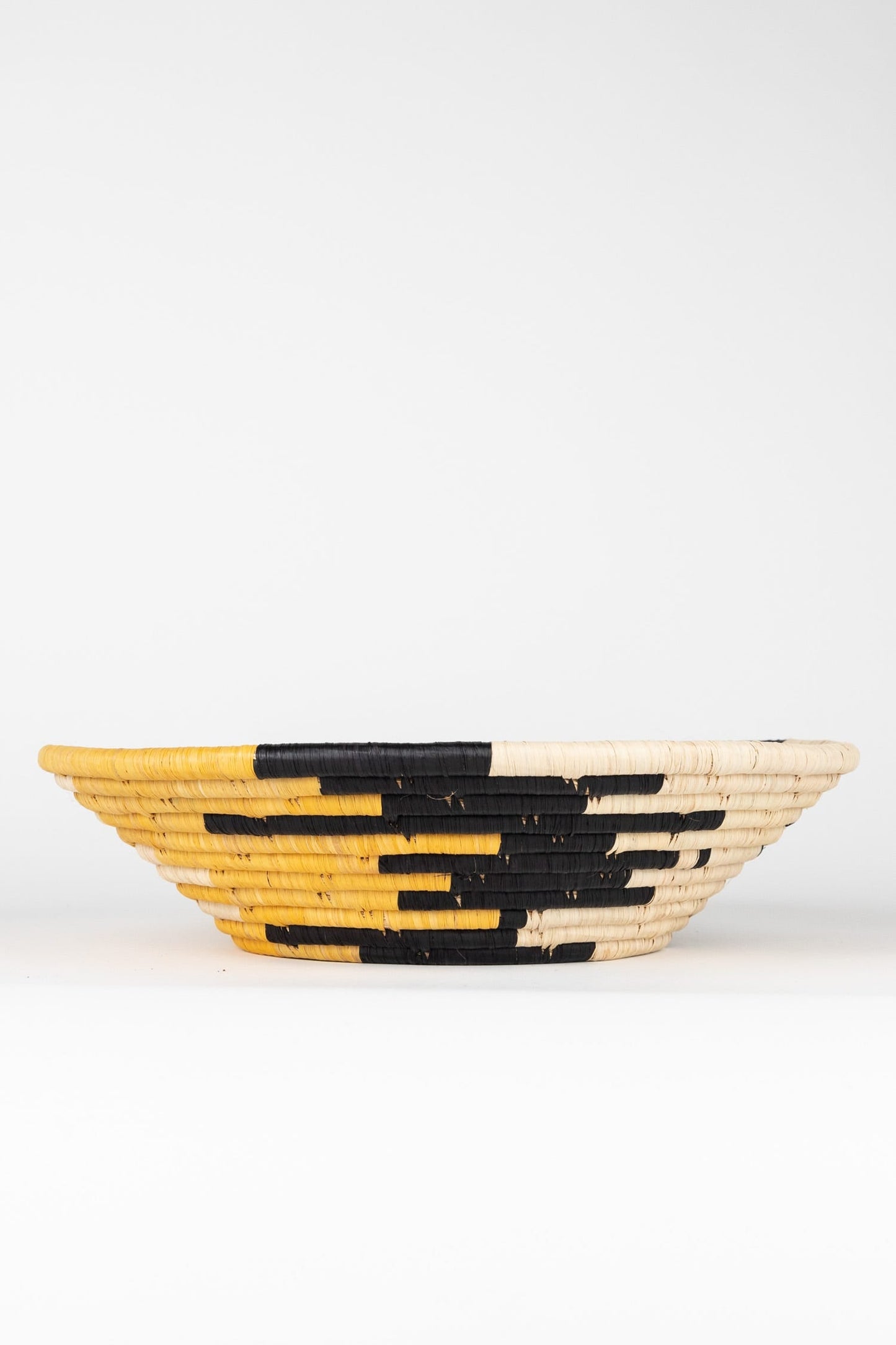 Basket spiral raffia/b-fiber 12Dx3H nat/yel/blk