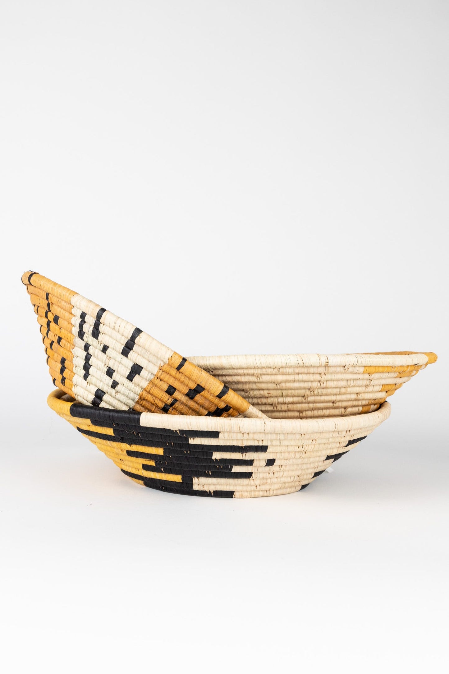 Basket two halves raffia/b-fiber 12Dx3H nat/yel