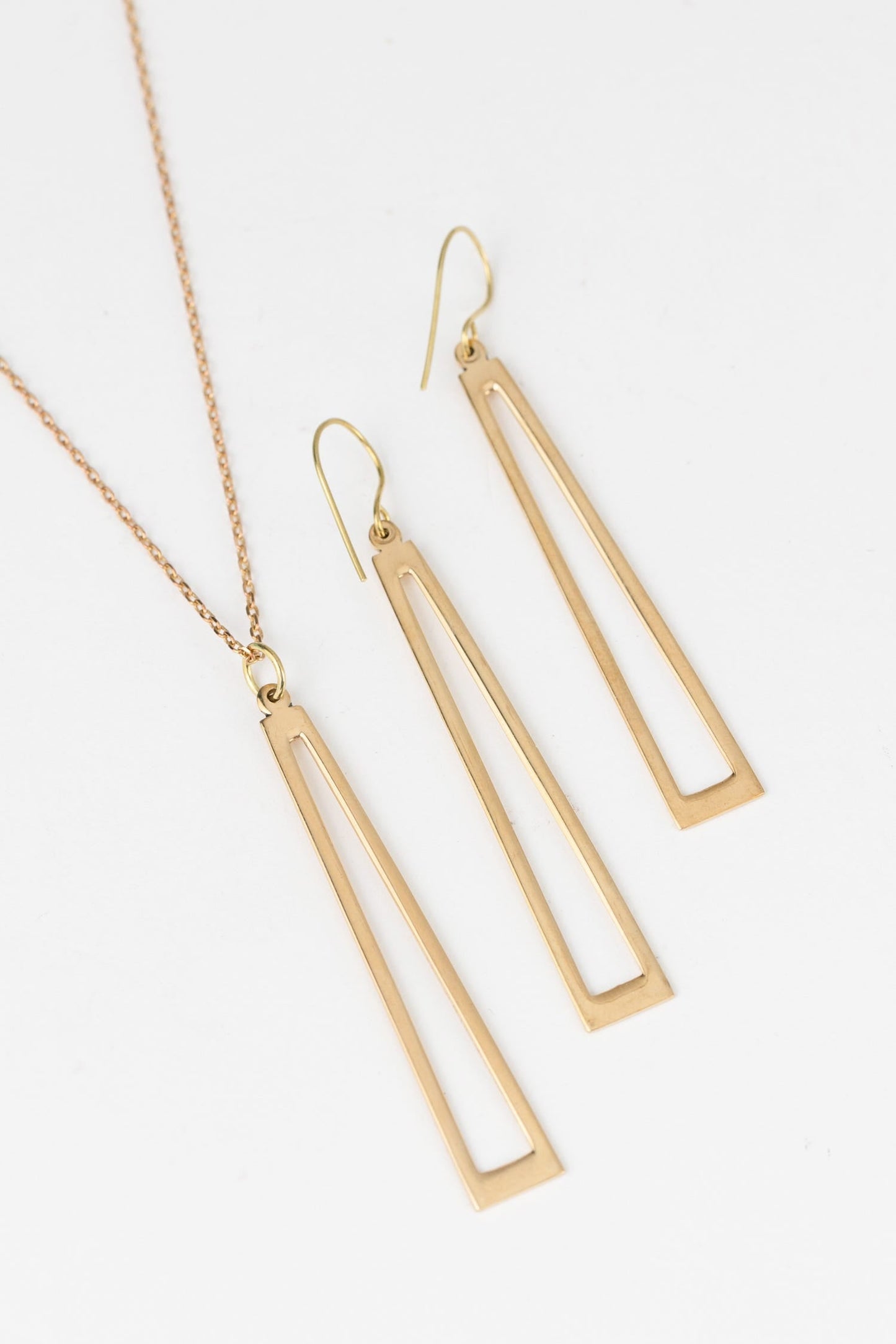 Earrings long open rect drop bombshell 2.75L brass