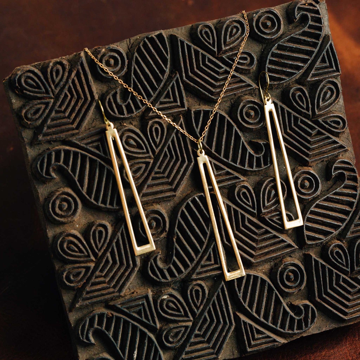 Earrings long open rect drop bombshell 2.75L brass