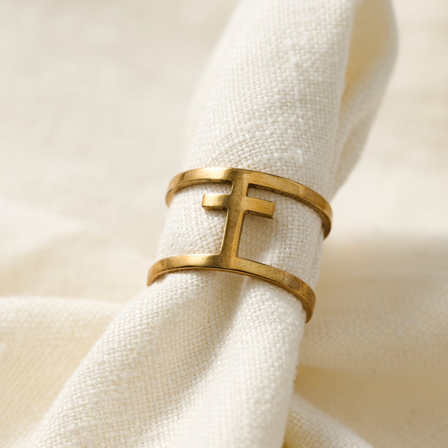 Ring single cross bombshell .75D adj brass