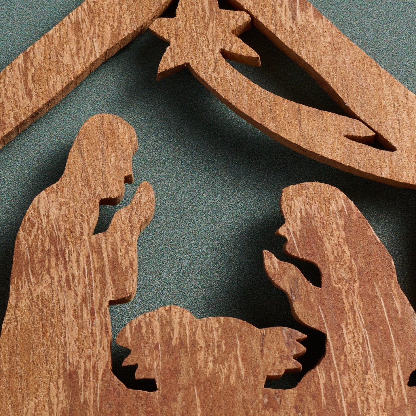 Ornament nativity M/3 cutout cinn bark 3H brn