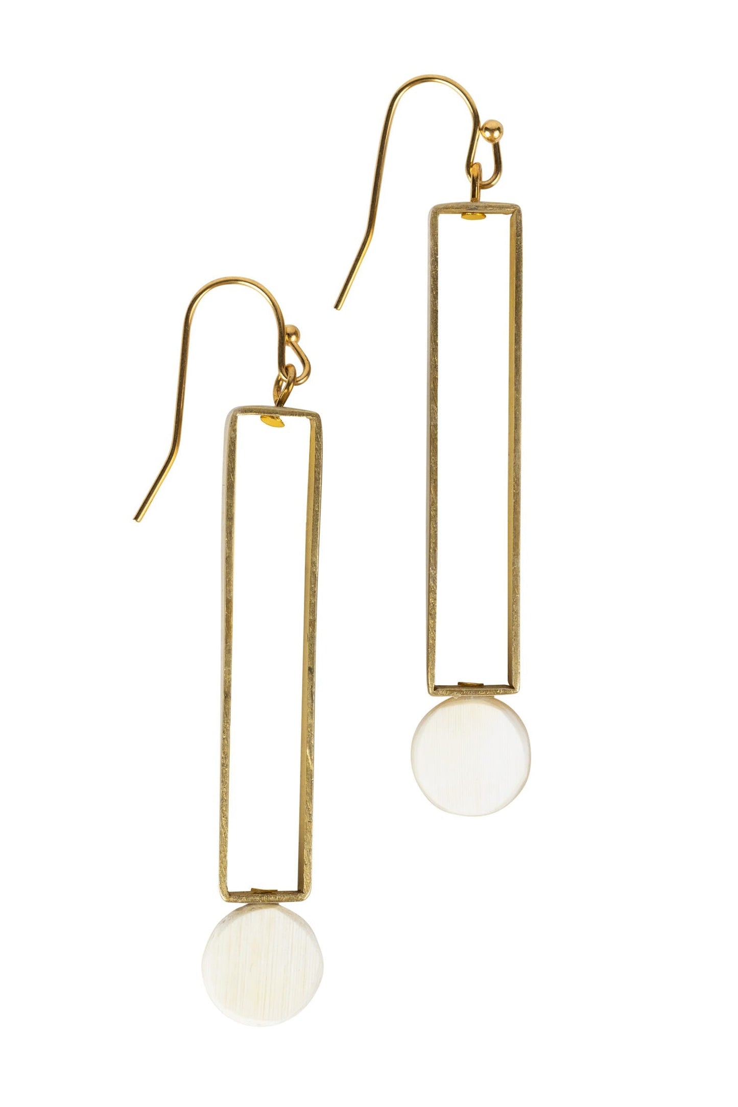 Earrings hollow rect/disc mtl/horn 2.5L br/crm
