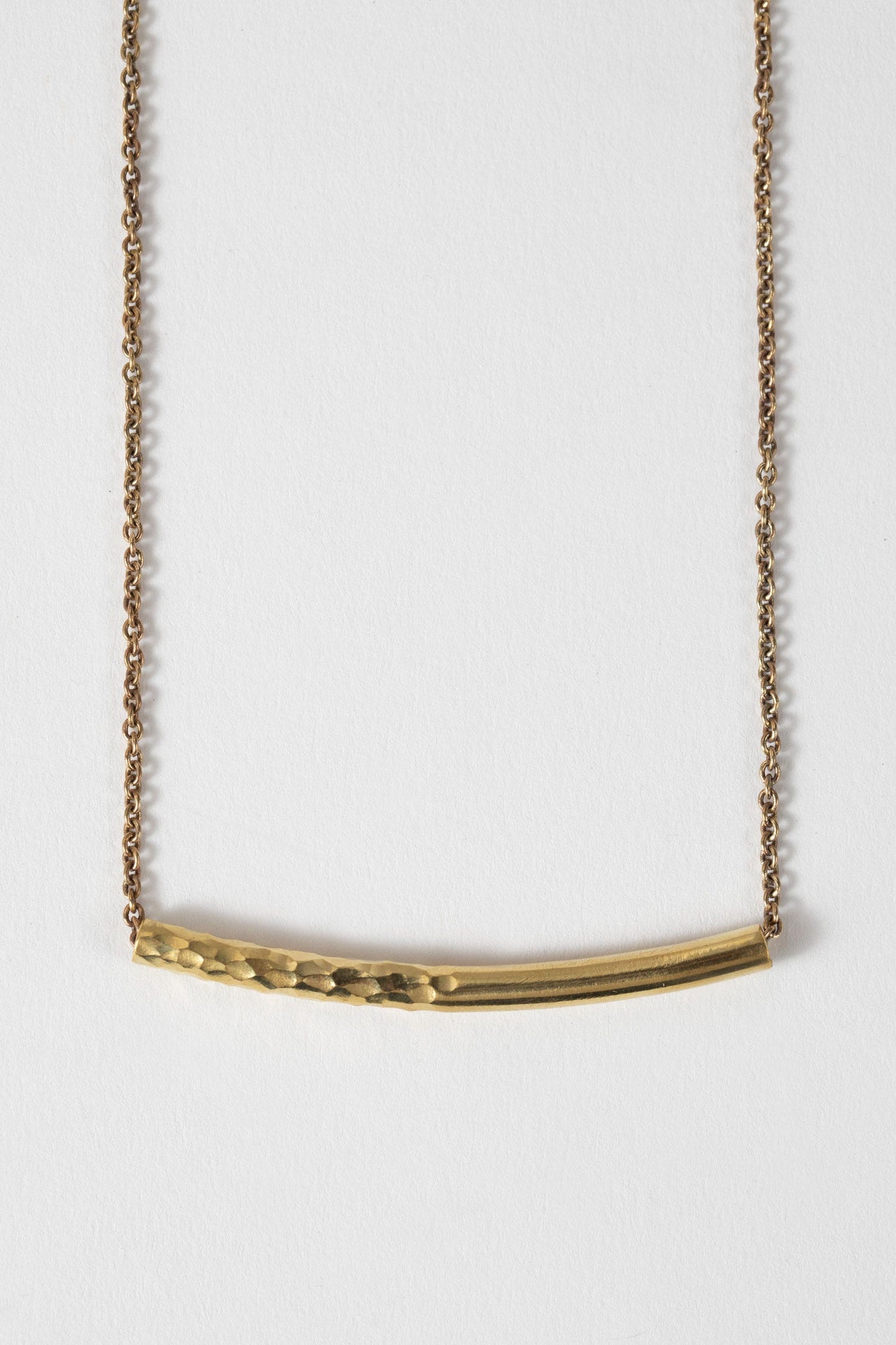 Necklace half hammered tube fine chain 21L brass