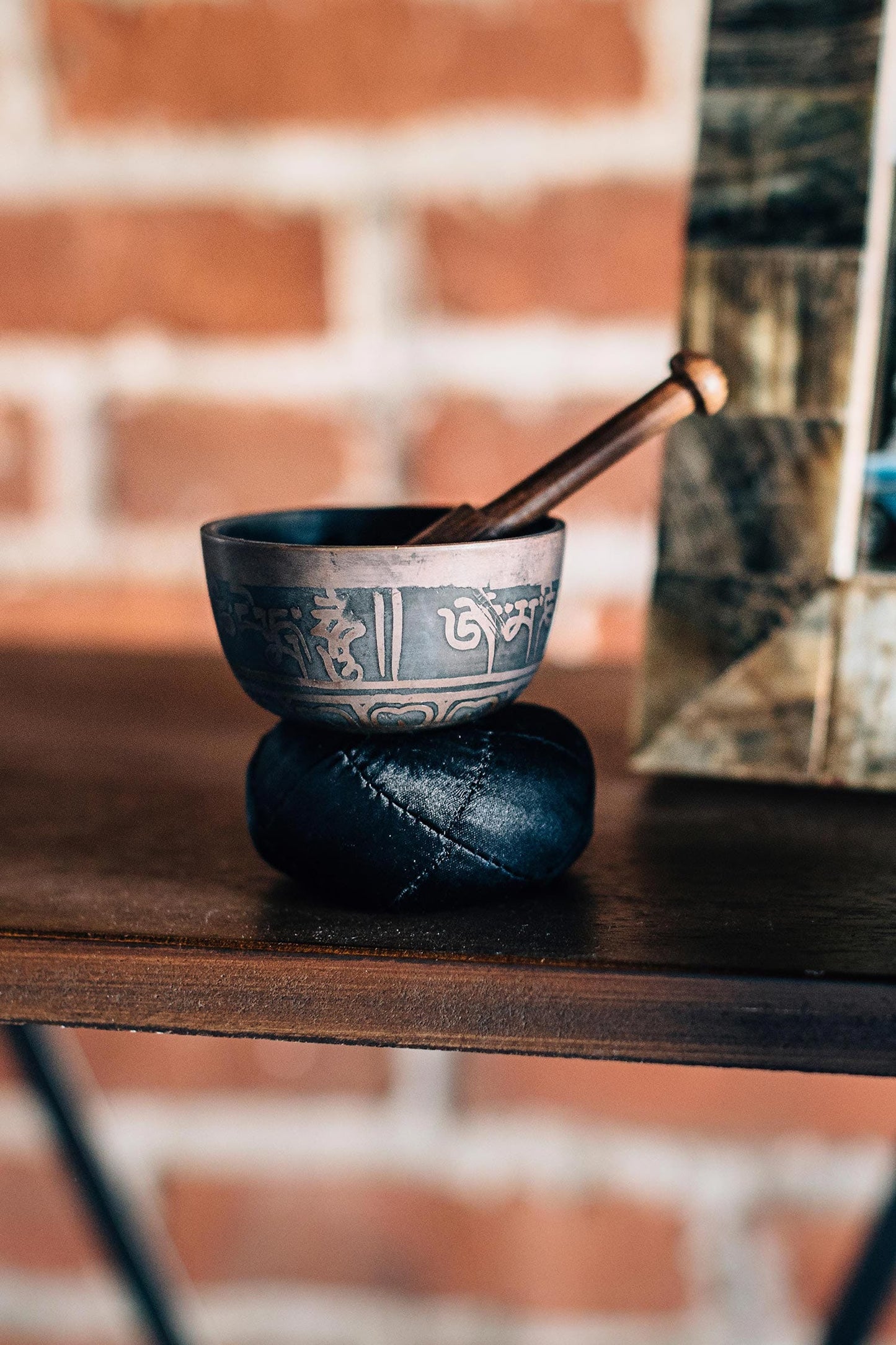 Singing bowl mini w/box/pillow blk/rust
