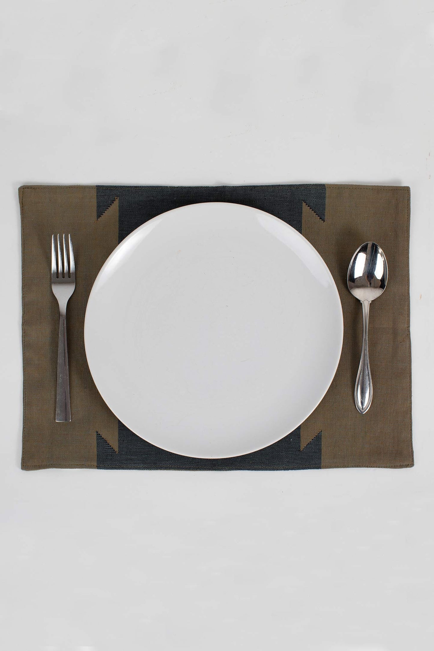 Placemat zig-zag M/2 Dhaka cttn 12x17 dk teal/olv