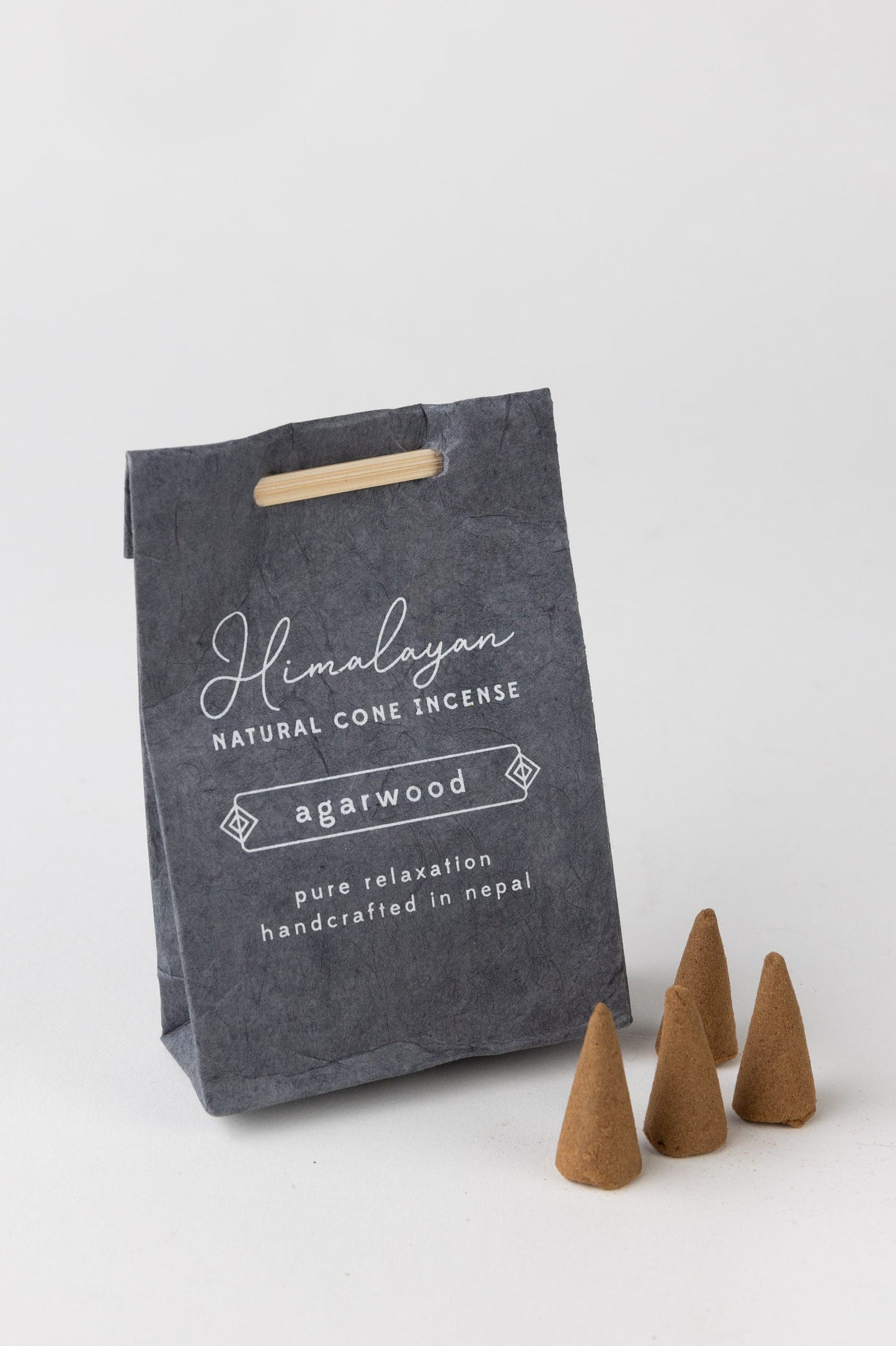 Incense cones s/12 w/bag M/2 agarwood gray