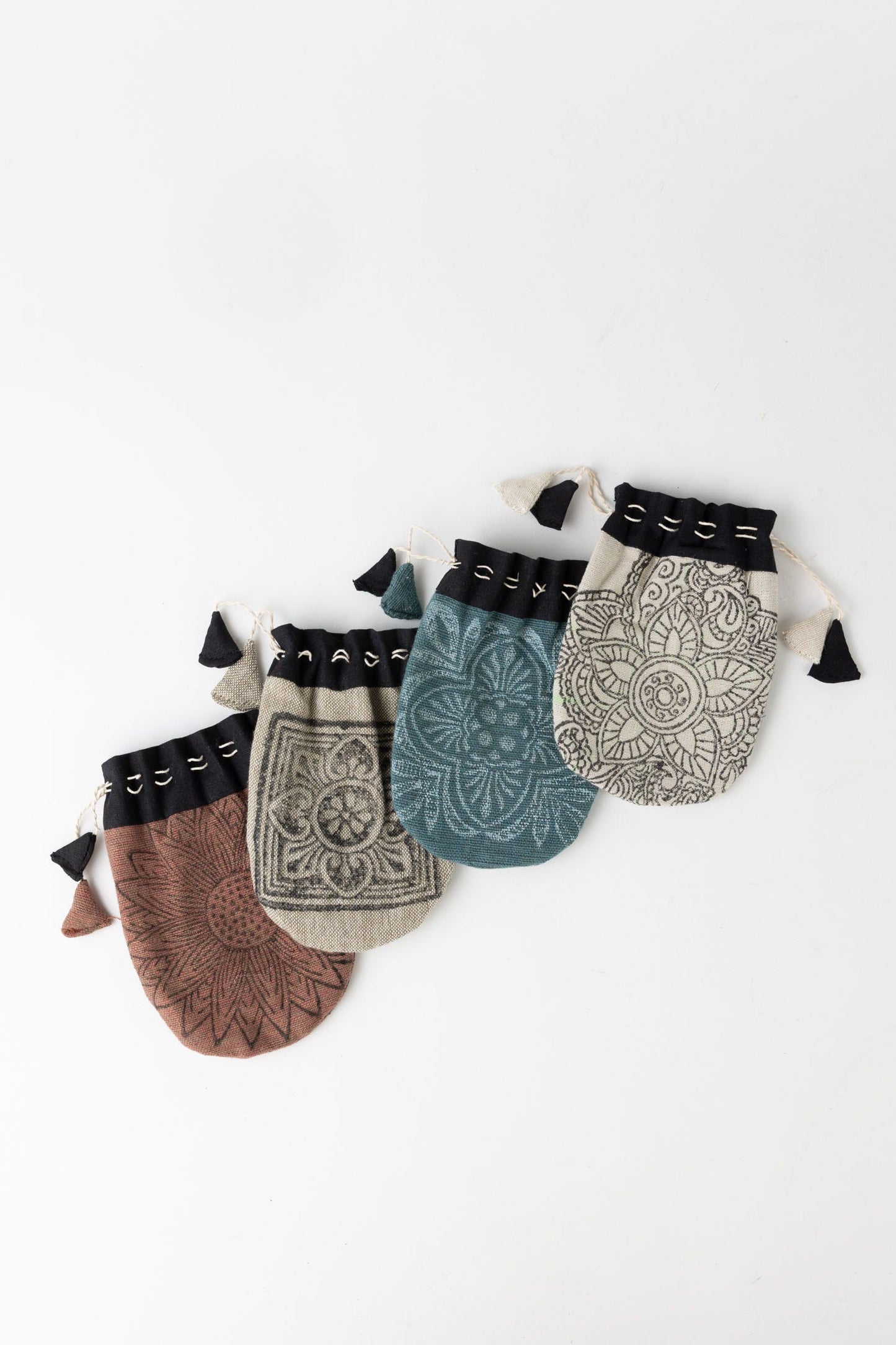 Gift bag 2 drawstrings M/5 cotton 3.5Wx5H asst/blk