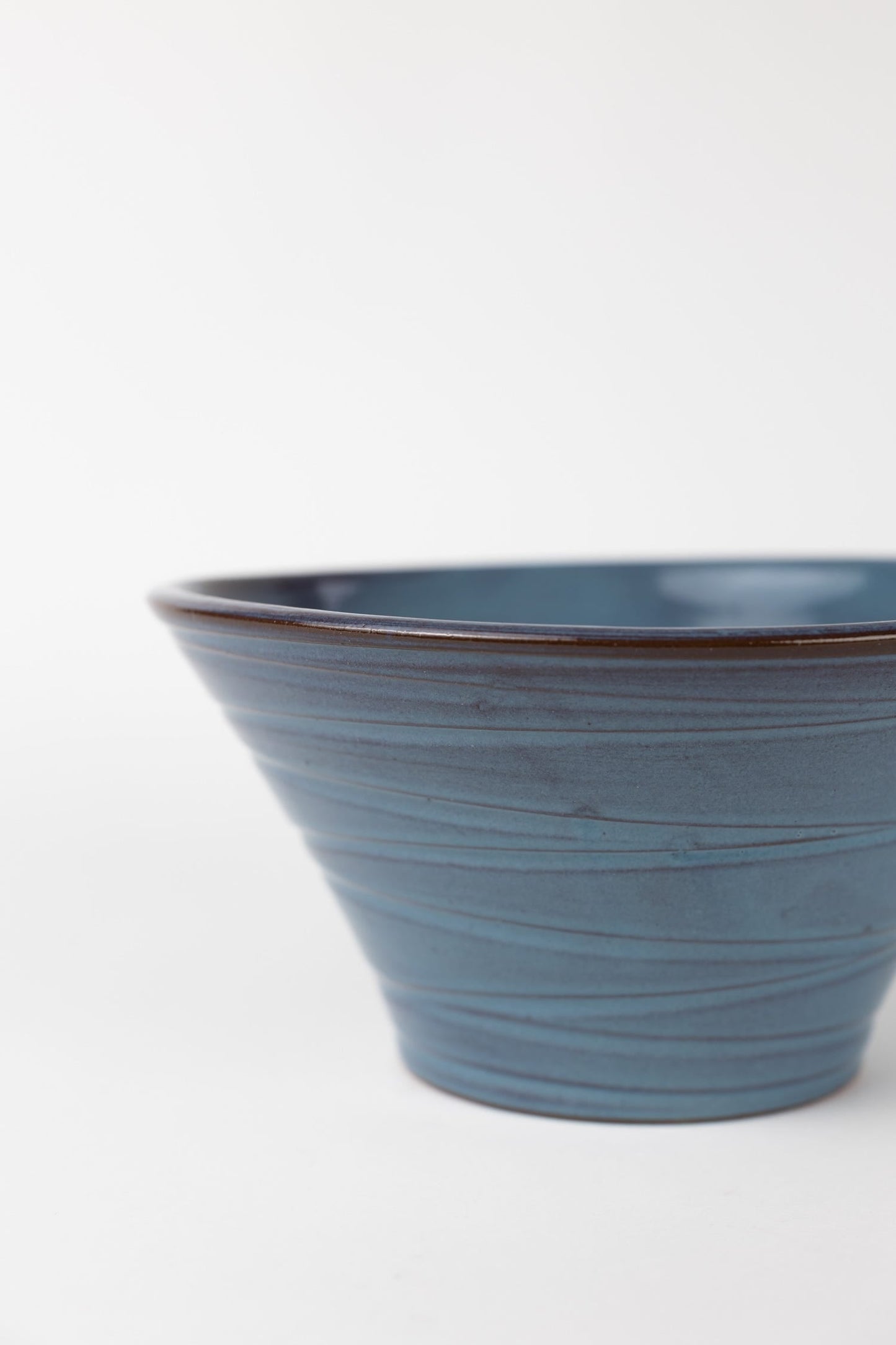 Bowl f/salad lakeside scored cer 10Dx5H blue/brn