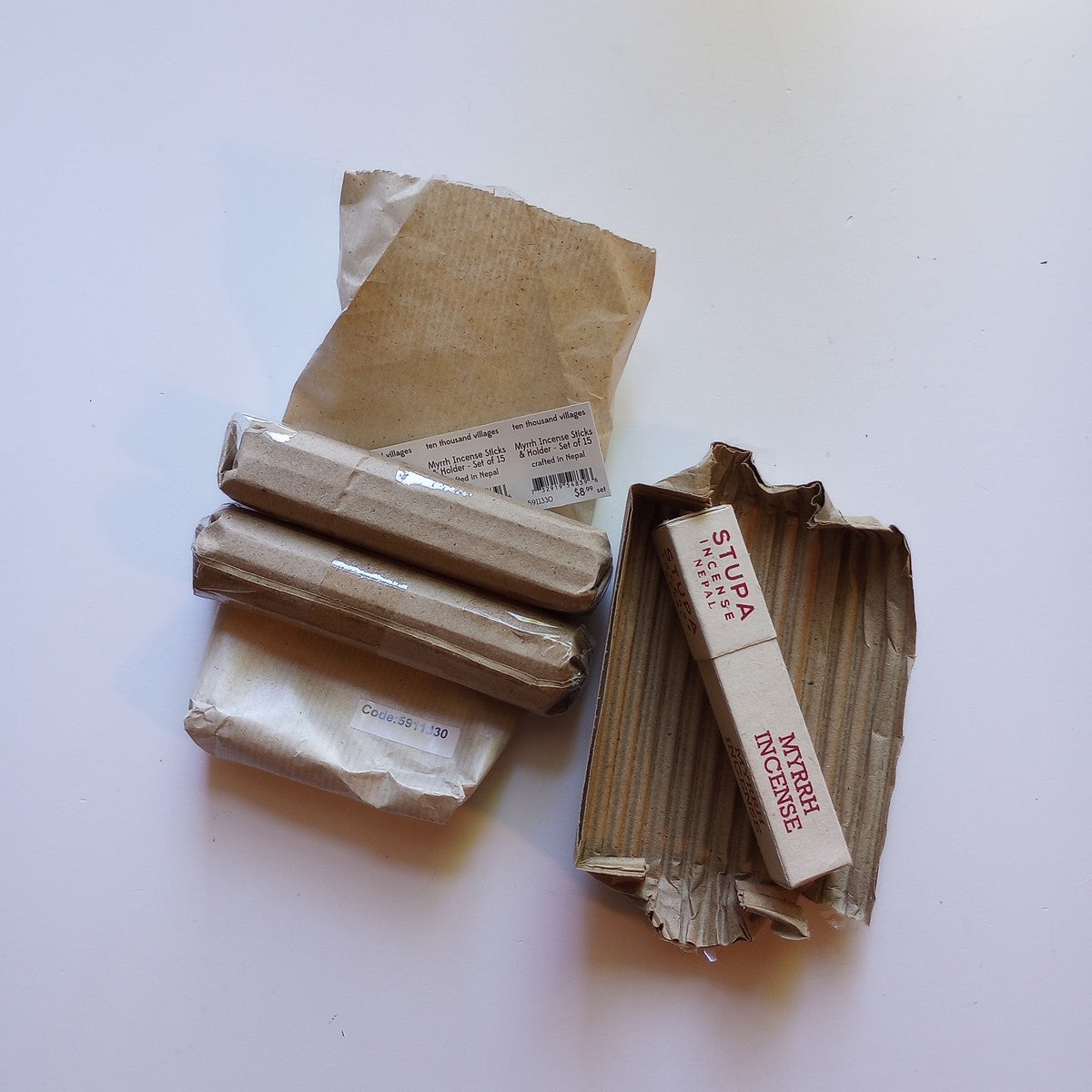 Incense myrrh w/holder M/3 ppr/incense 4L crm/rd