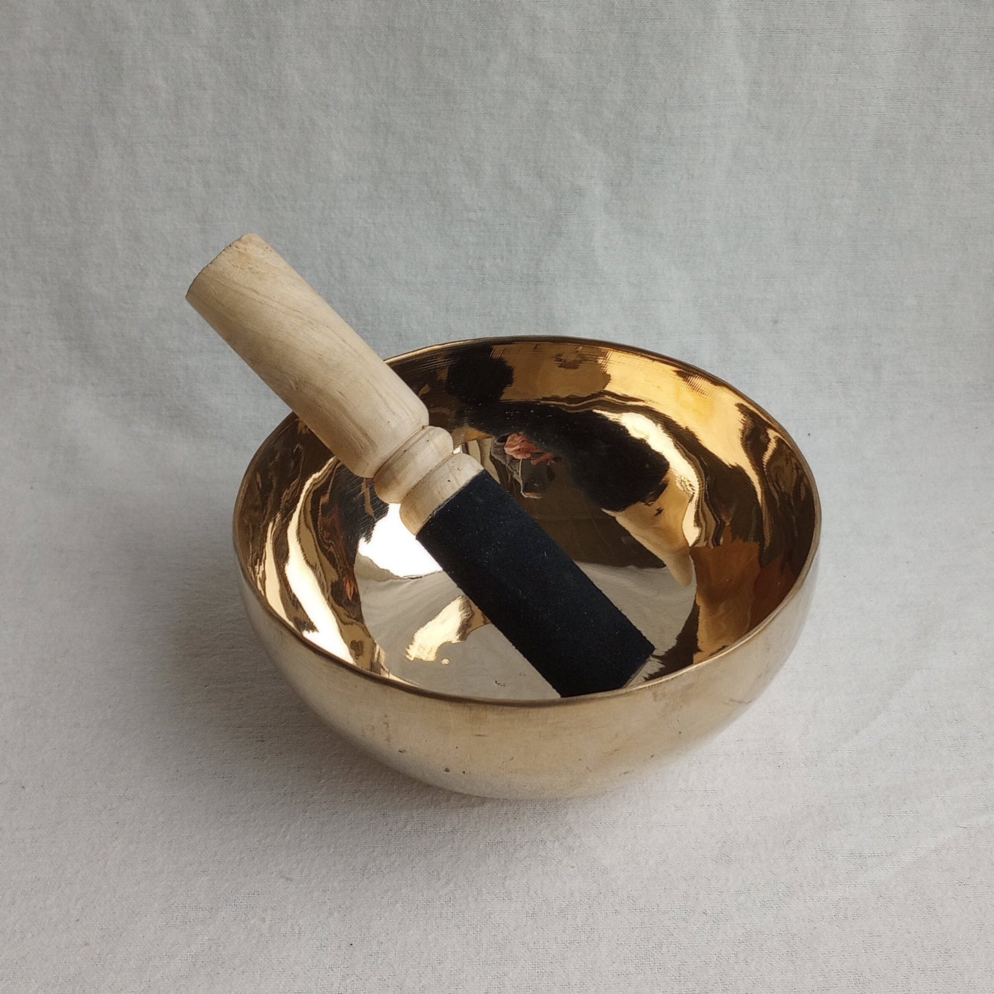 Singing bowl hammered metal 6Dx3H bright brass