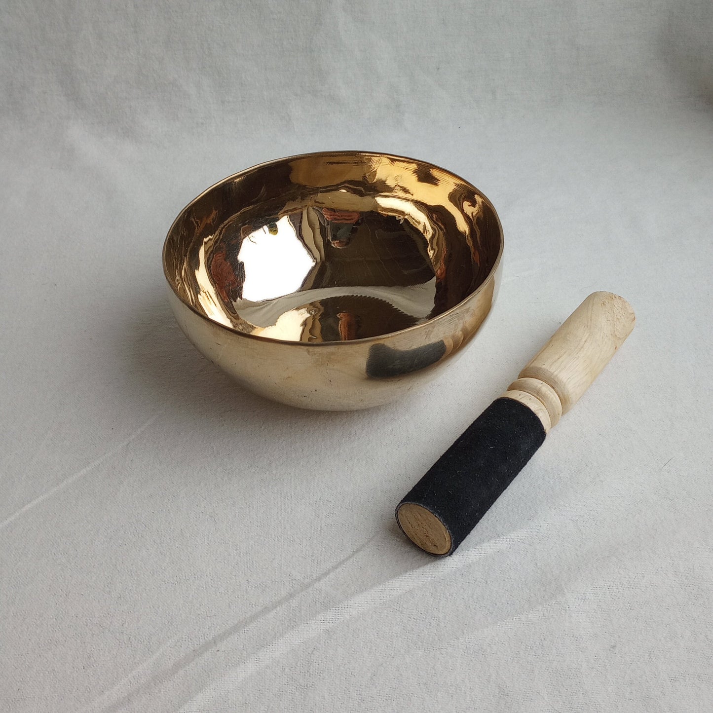 Singing bowl hammered metal 6Dx3H bright brass