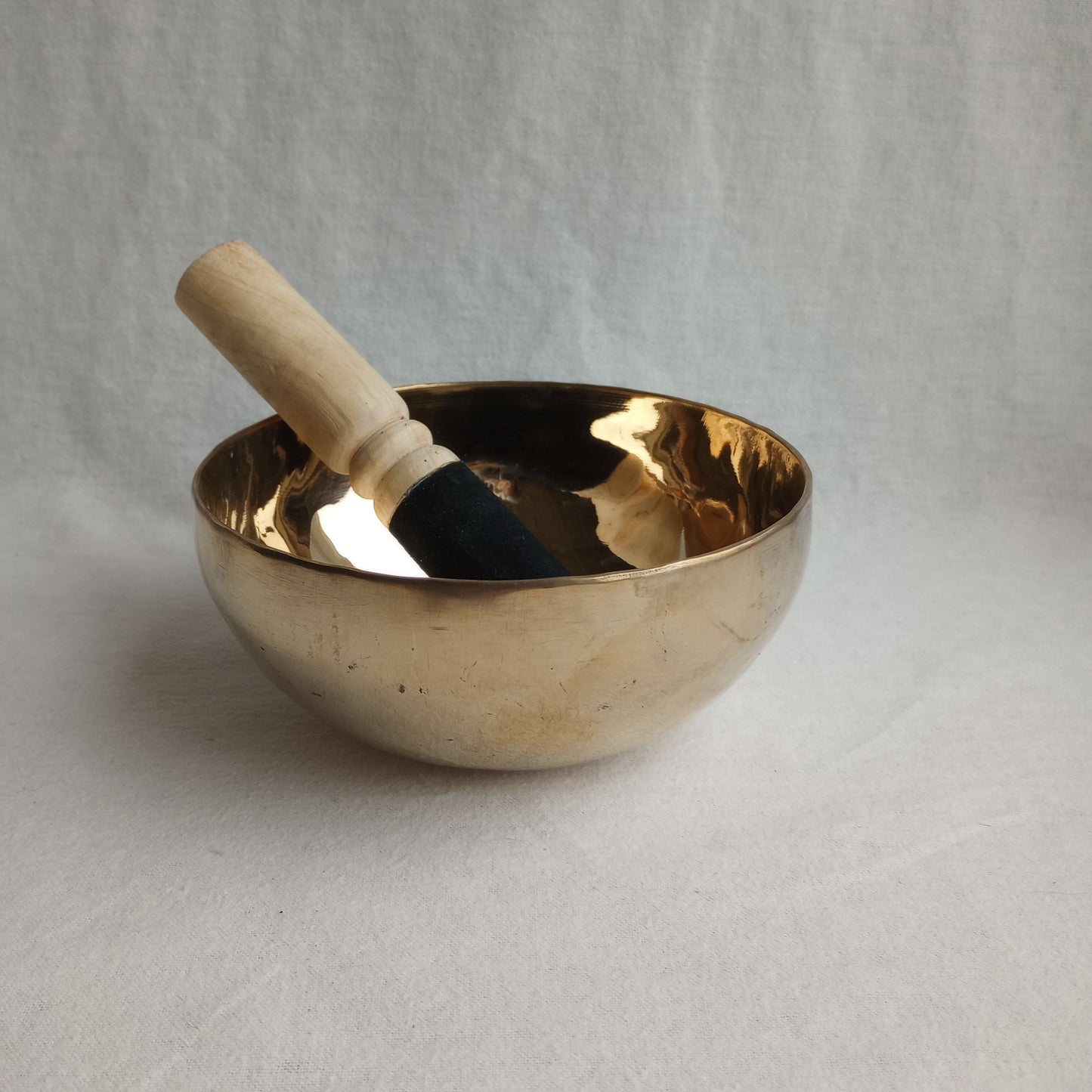 Singing bowl hammered metal 6Dx3H bright brass