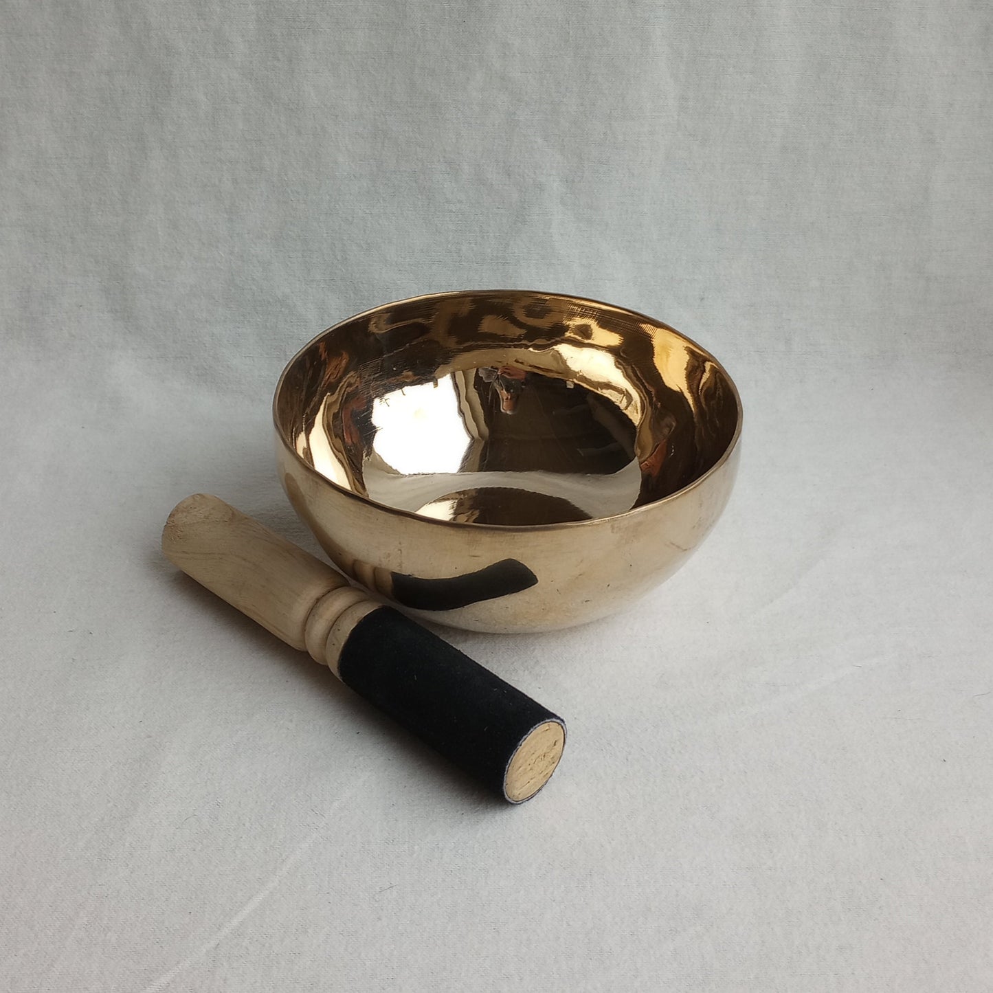 Singing bowl hammered metal 6Dx3H bright brass