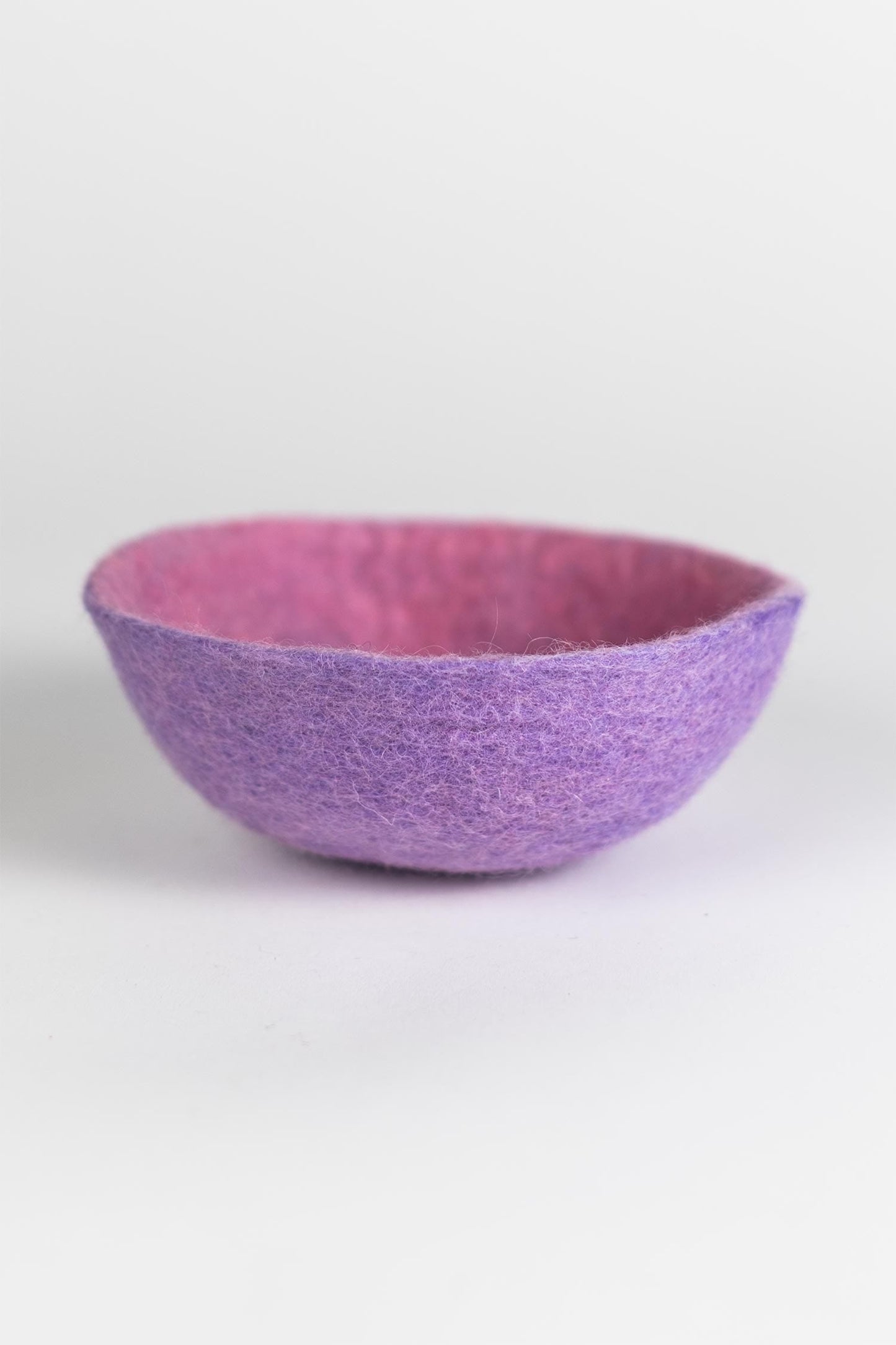 Bowl felted wool 6Dx2H pink/purple