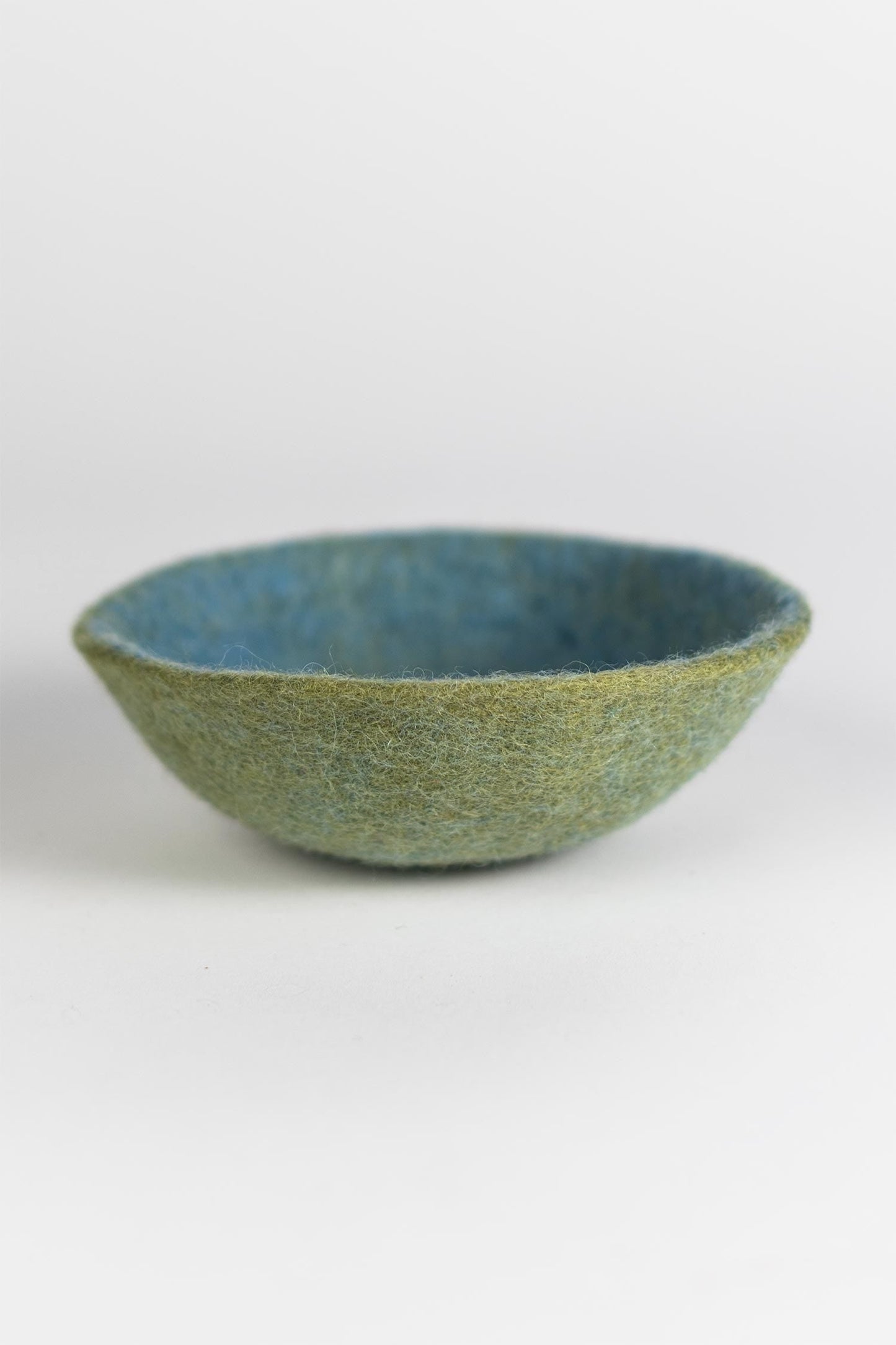 Bowl felted wool 6Dx2H green/blue