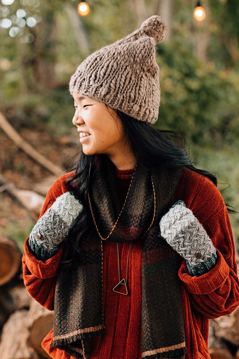 Hat w/pompom thick chunky knitted wool taupe
