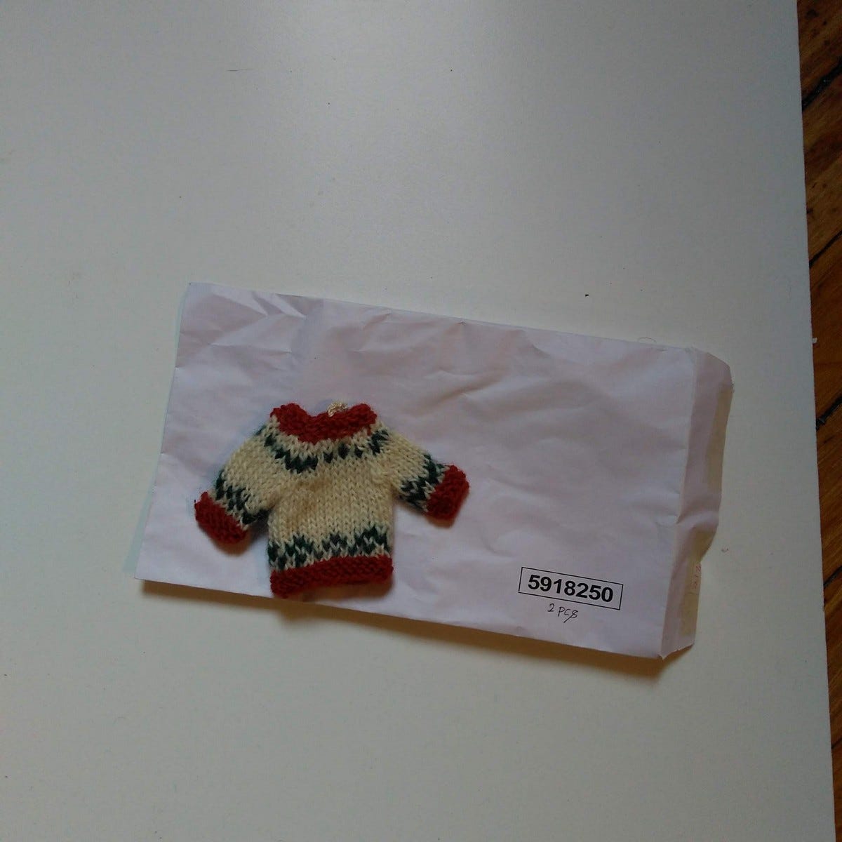 Ornament sweater M/3 wool 3.5H cream/red/green
