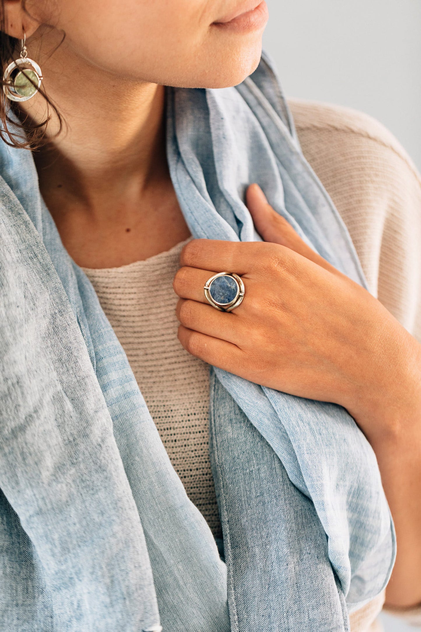 Ring rvrs serp/sodalite/alpaca