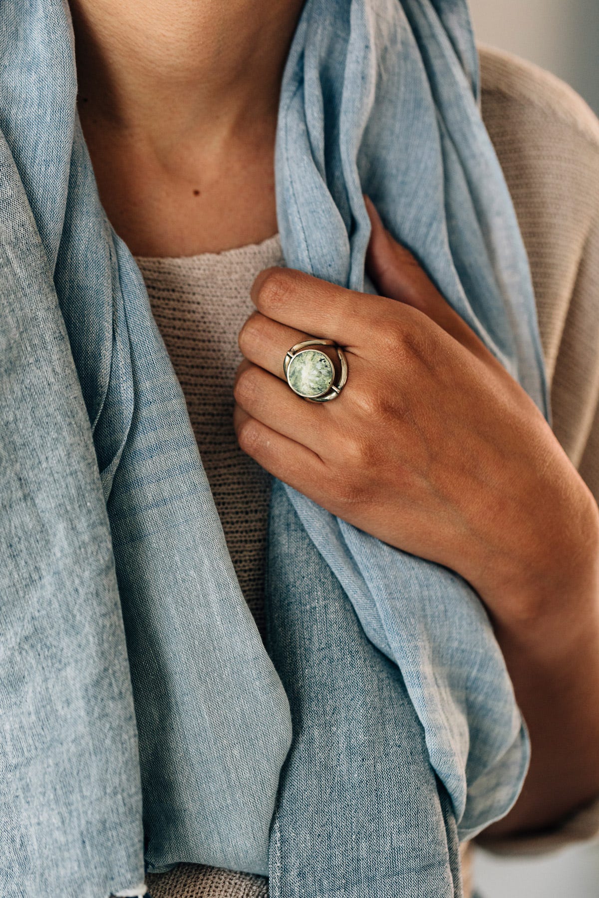 Ring rvrs serp/sodalite/alpaca
